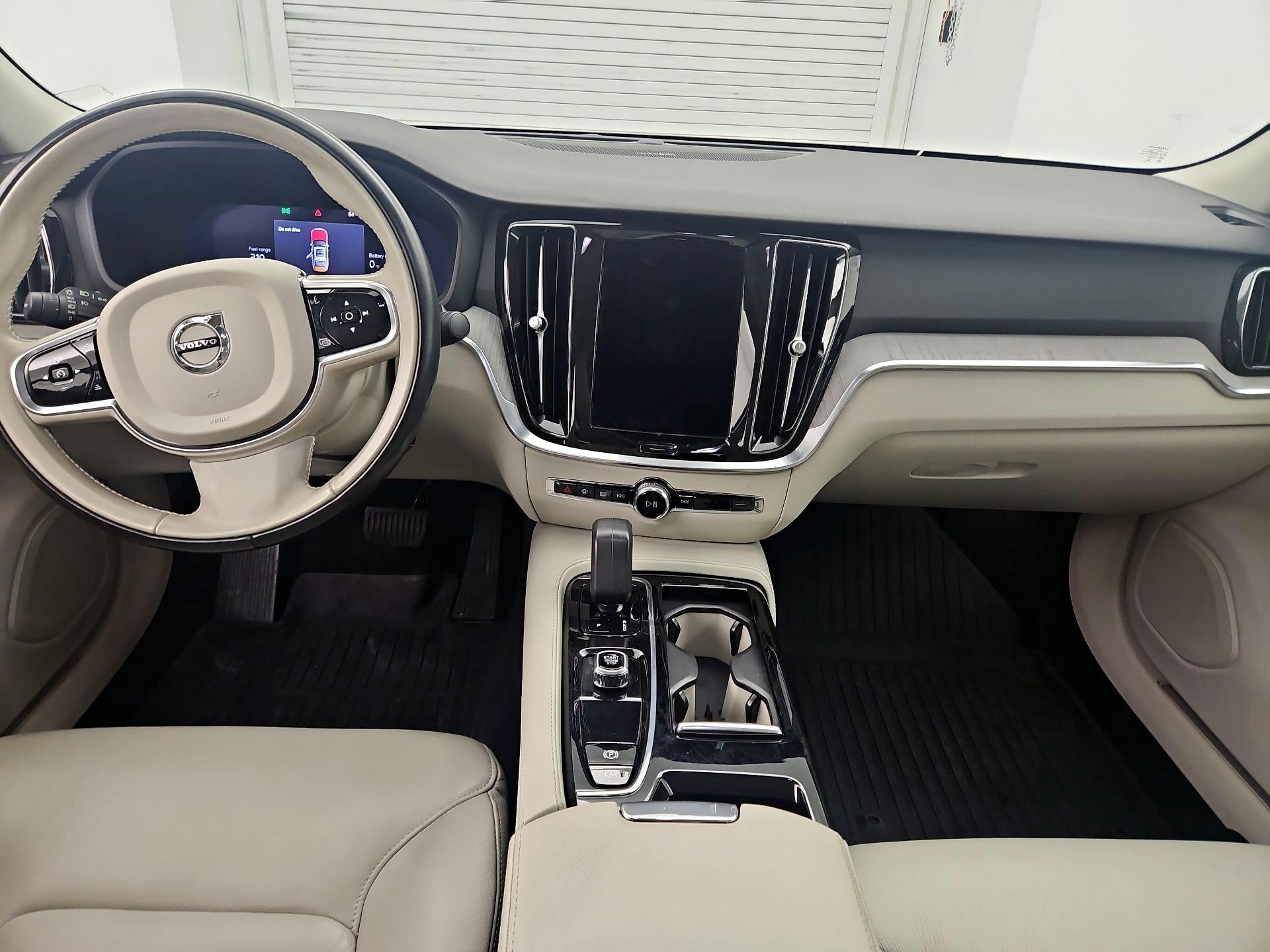 Thumbnail: 2024 Volvo S60 - 9