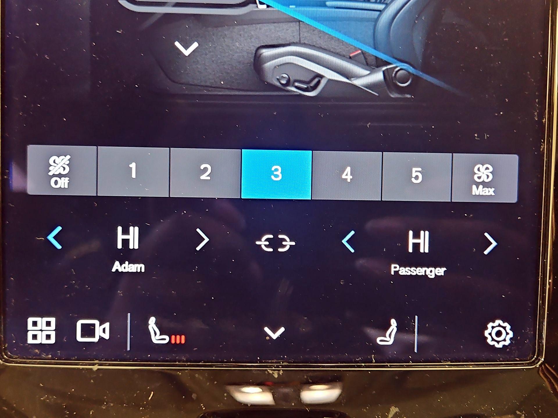 Thumbnail: 2024 Volvo S60 - 17