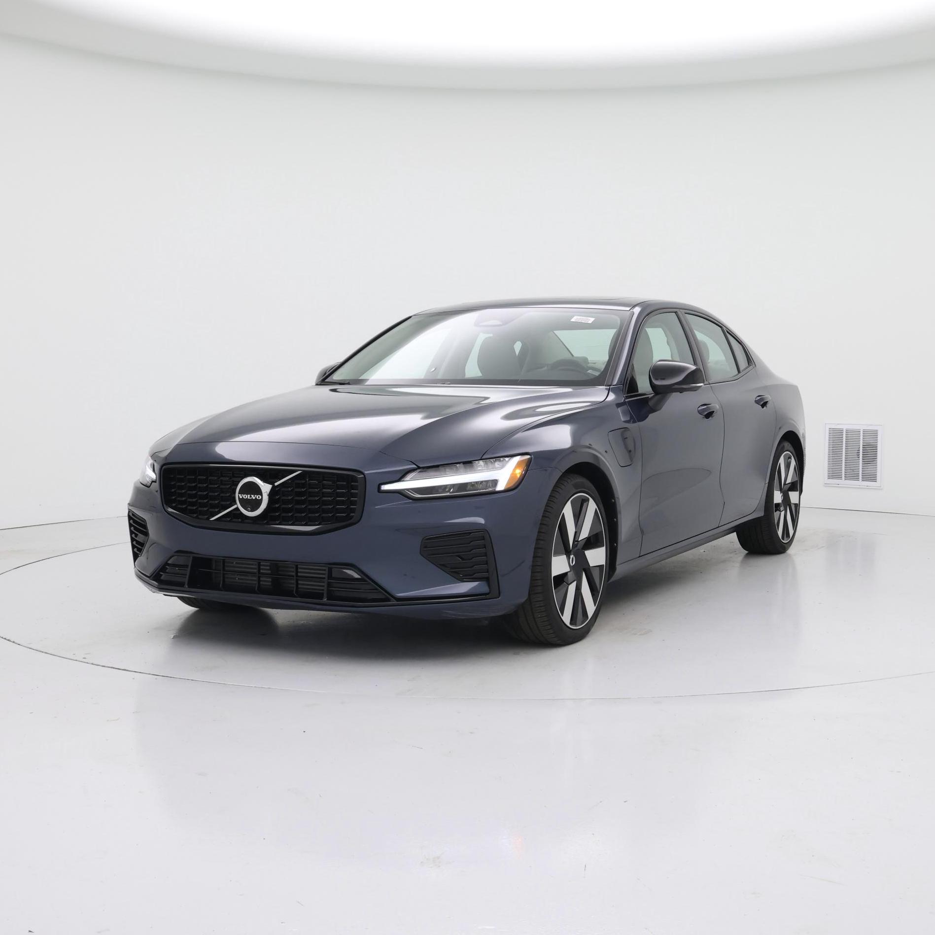 Thumbnail: 2024 Volvo S60 - 4