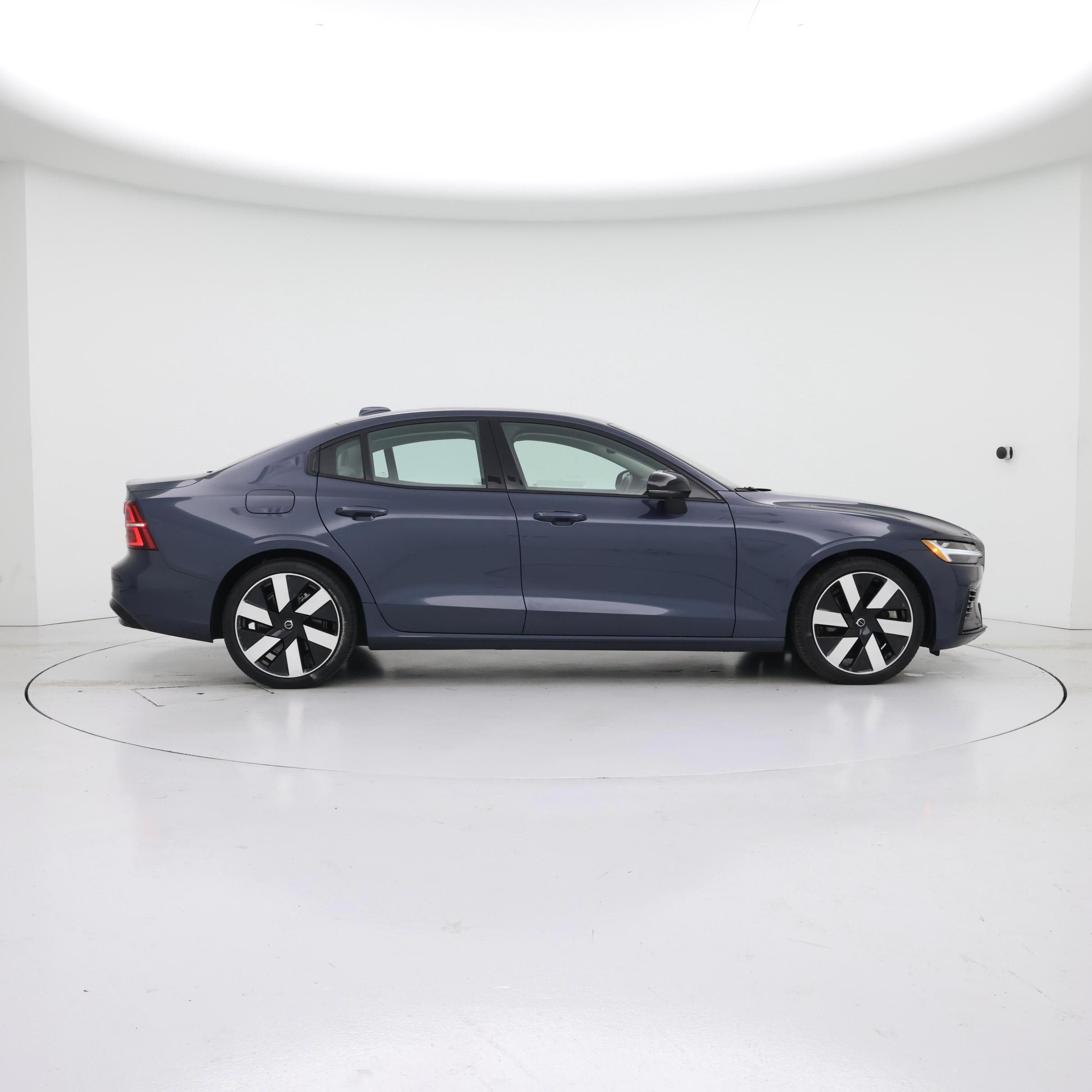 Thumbnail: 2024 Volvo S60 - 7