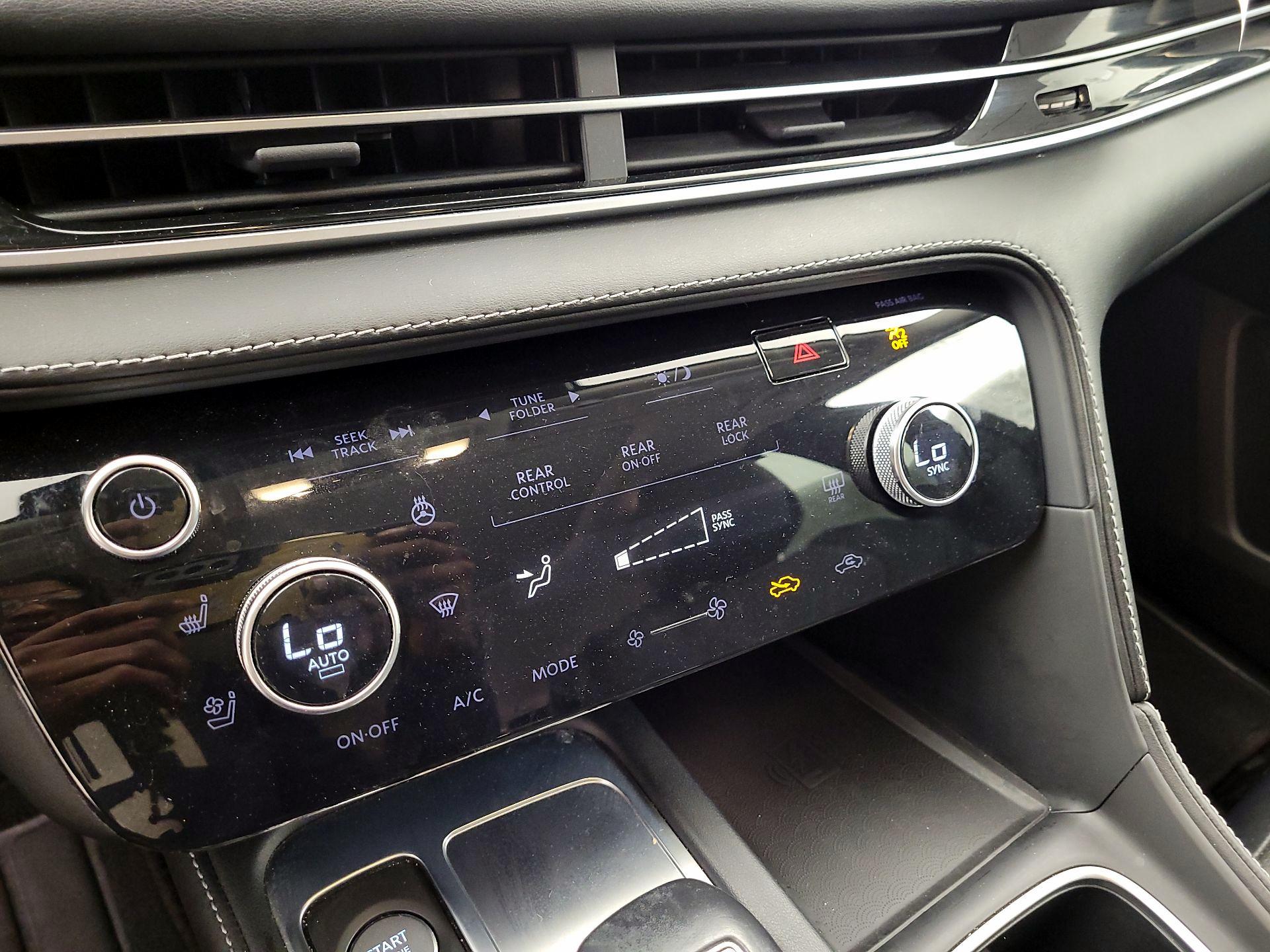 Thumbnail: 2023 INFINITI QX60 - 14