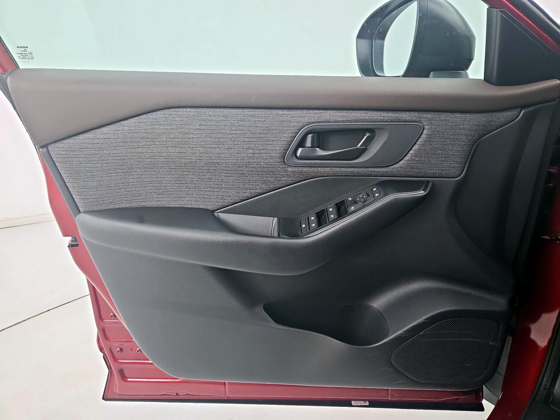 Thumbnail: 2023 Nissan Rogue - 12