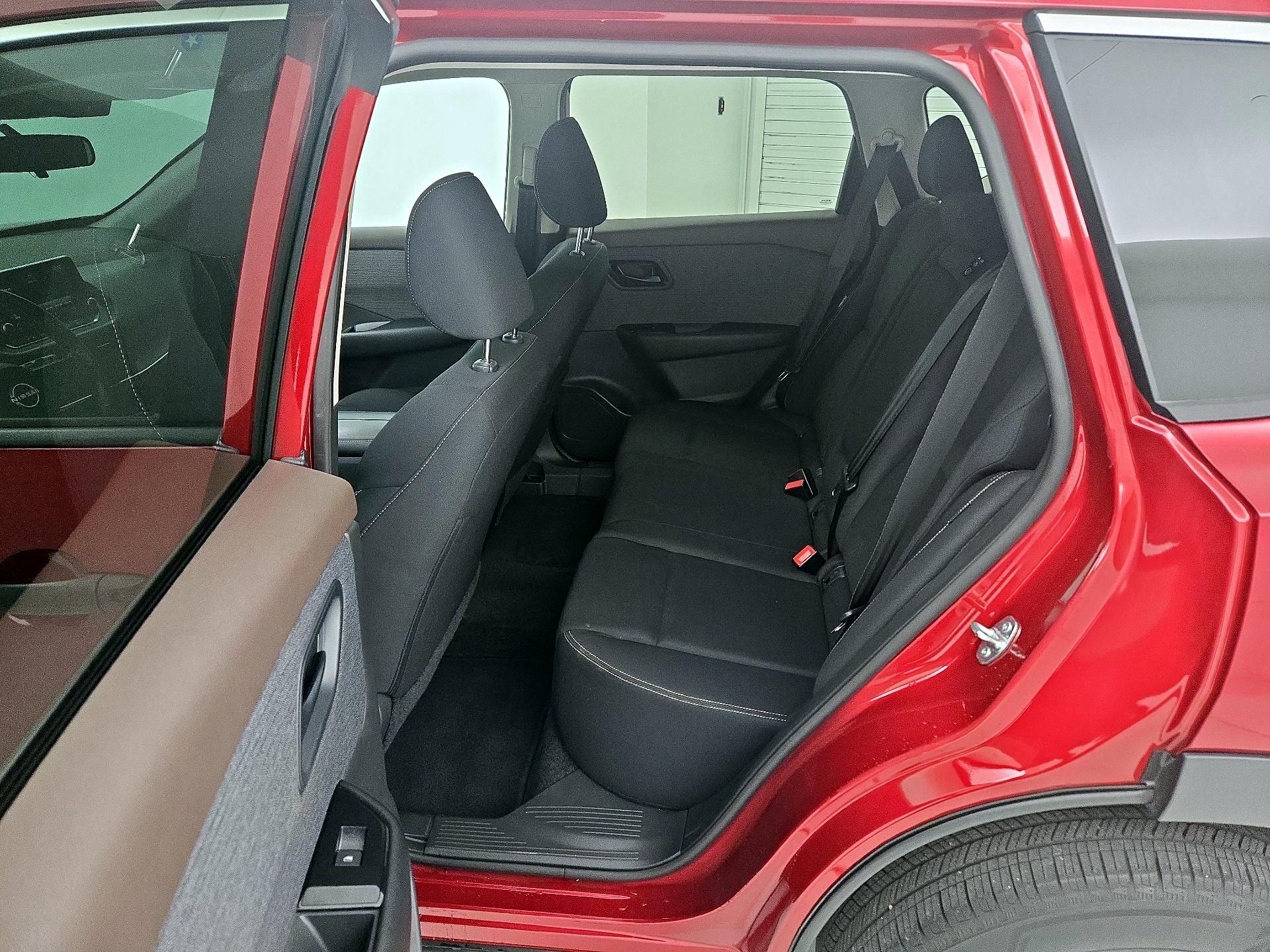 Thumbnail: 2023 Nissan Rogue - 19