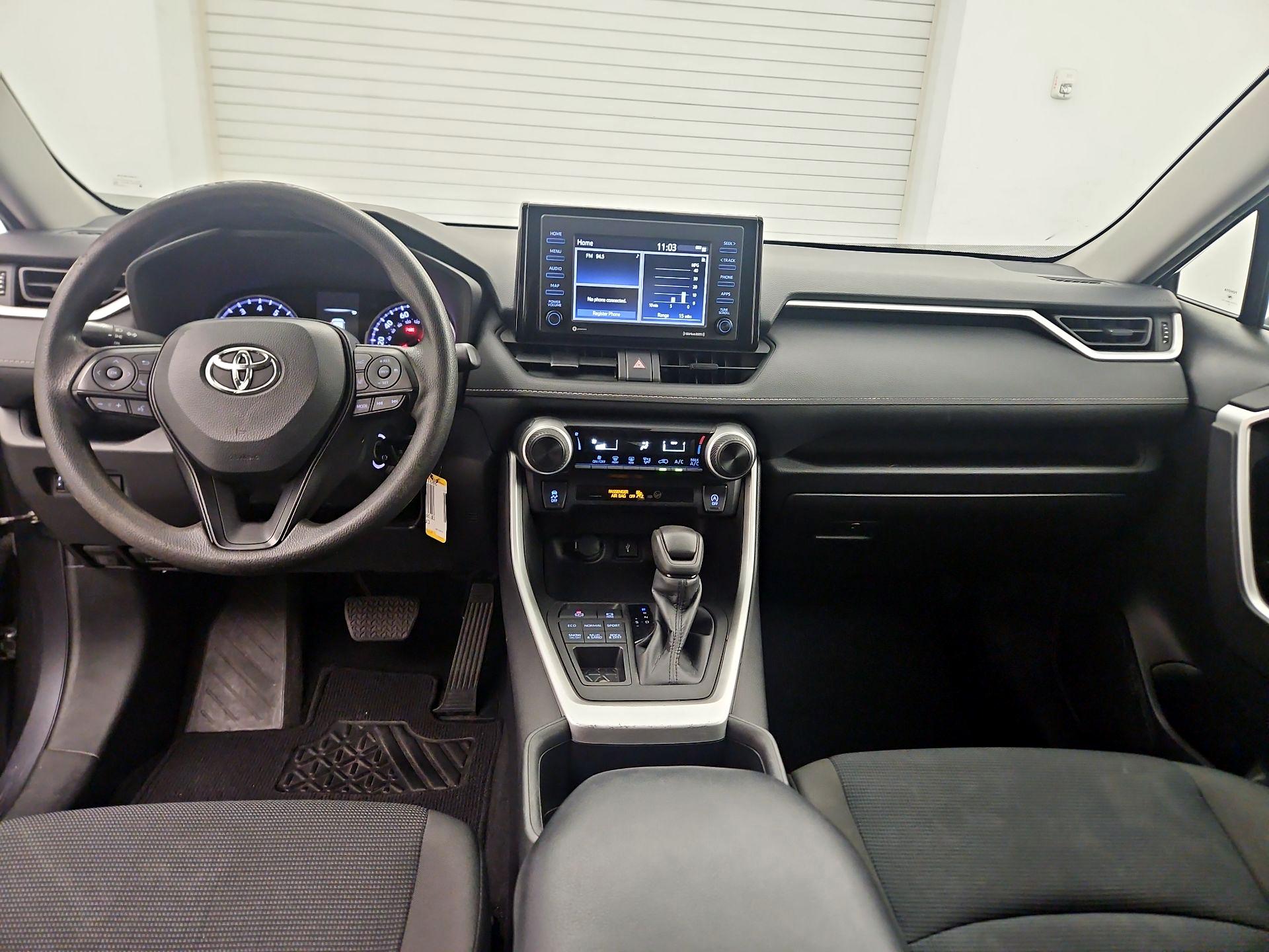 Thumbnail: 2022 Toyota RAV4 - 9