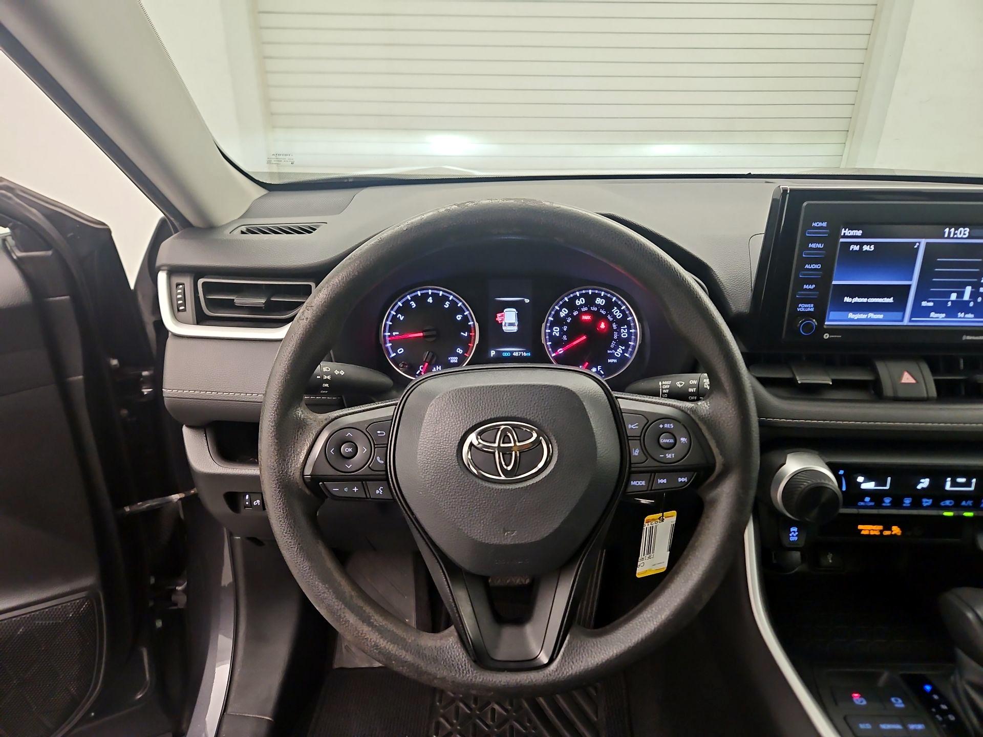 Thumbnail: 2022 Toyota RAV4 - 10