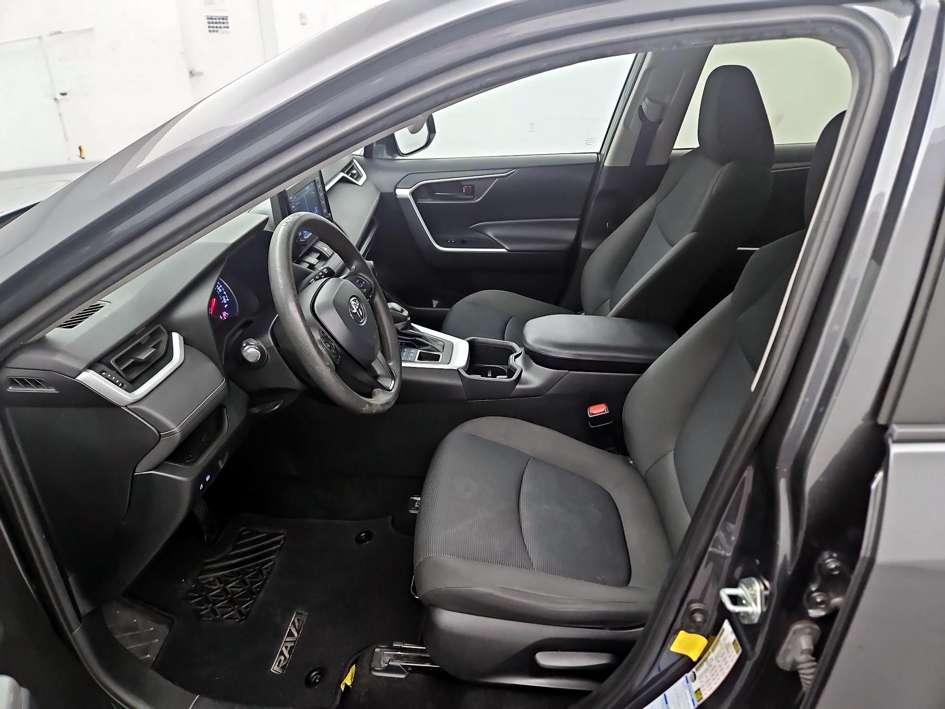 Thumbnail: 2022 Toyota RAV4 - 11