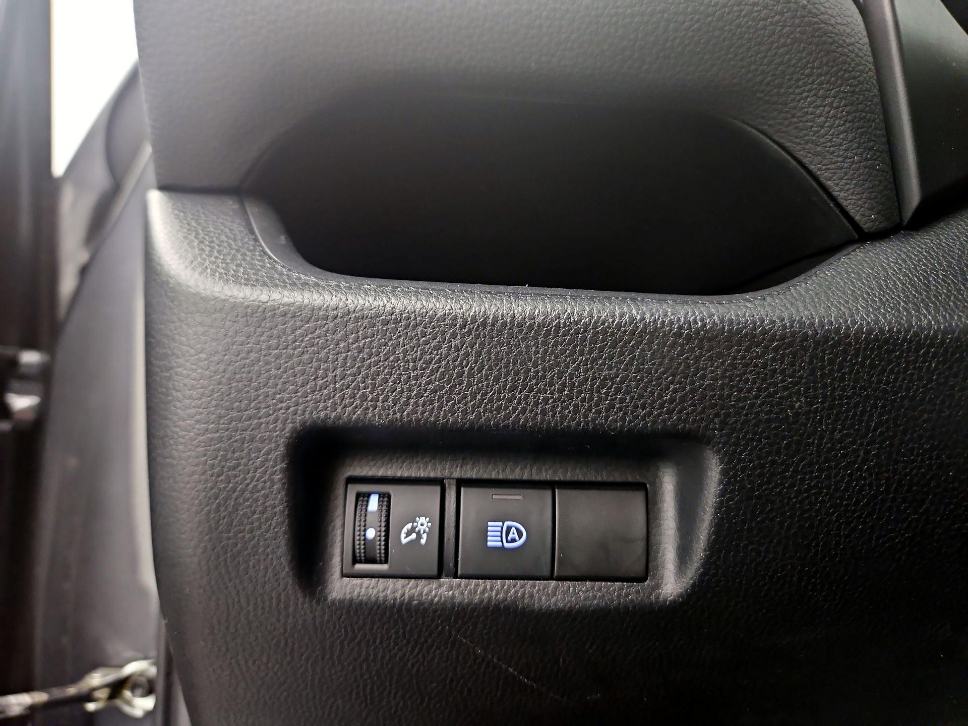 Thumbnail: 2022 Toyota RAV4 - 13