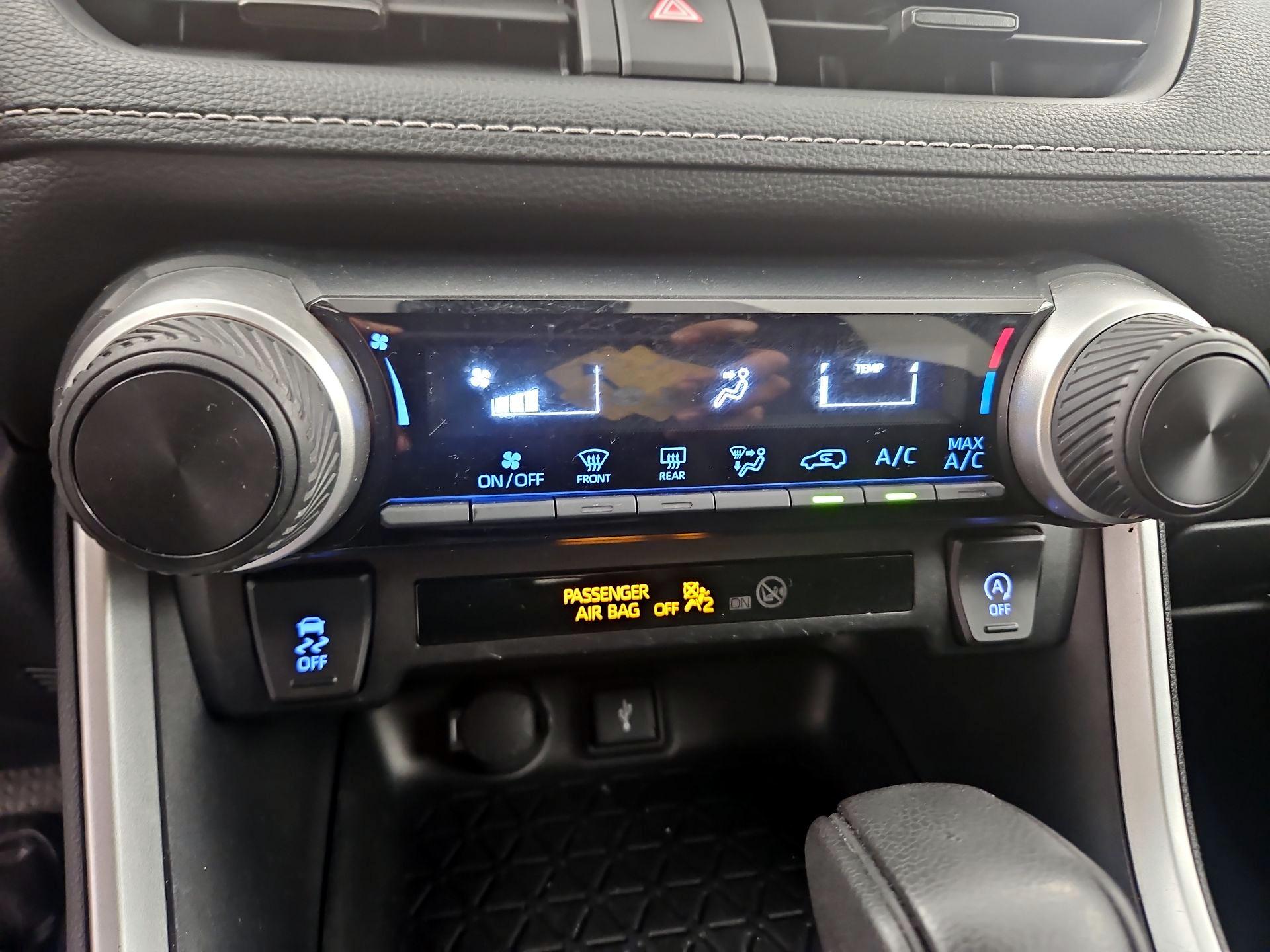 Thumbnail: 2022 Toyota RAV4 - 16