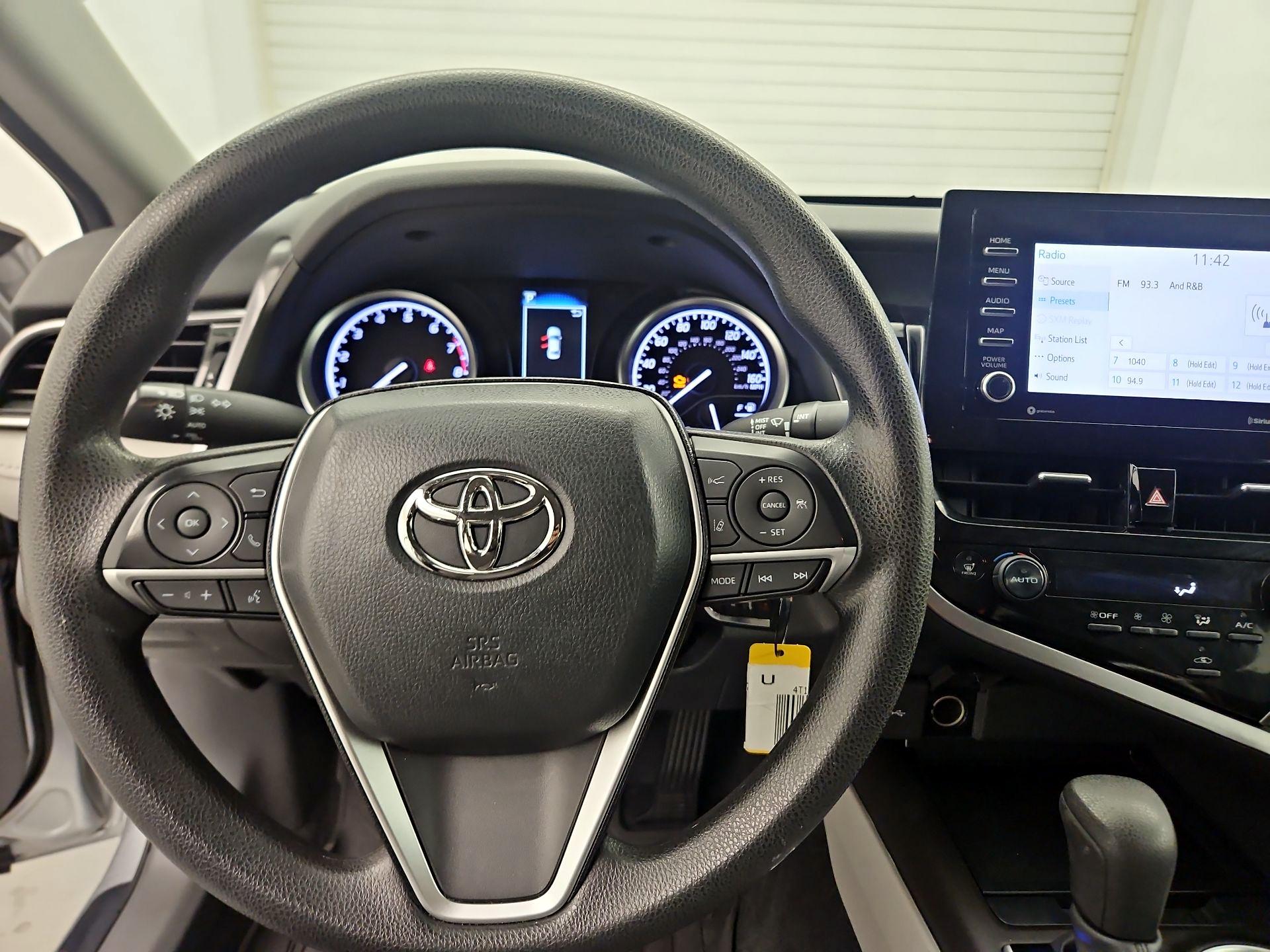 Thumbnail: 2023 Toyota Camry - 10