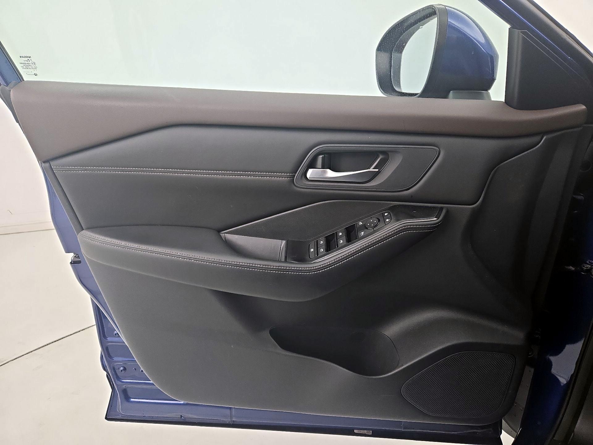 Thumbnail: 2023 Nissan Rogue - 12