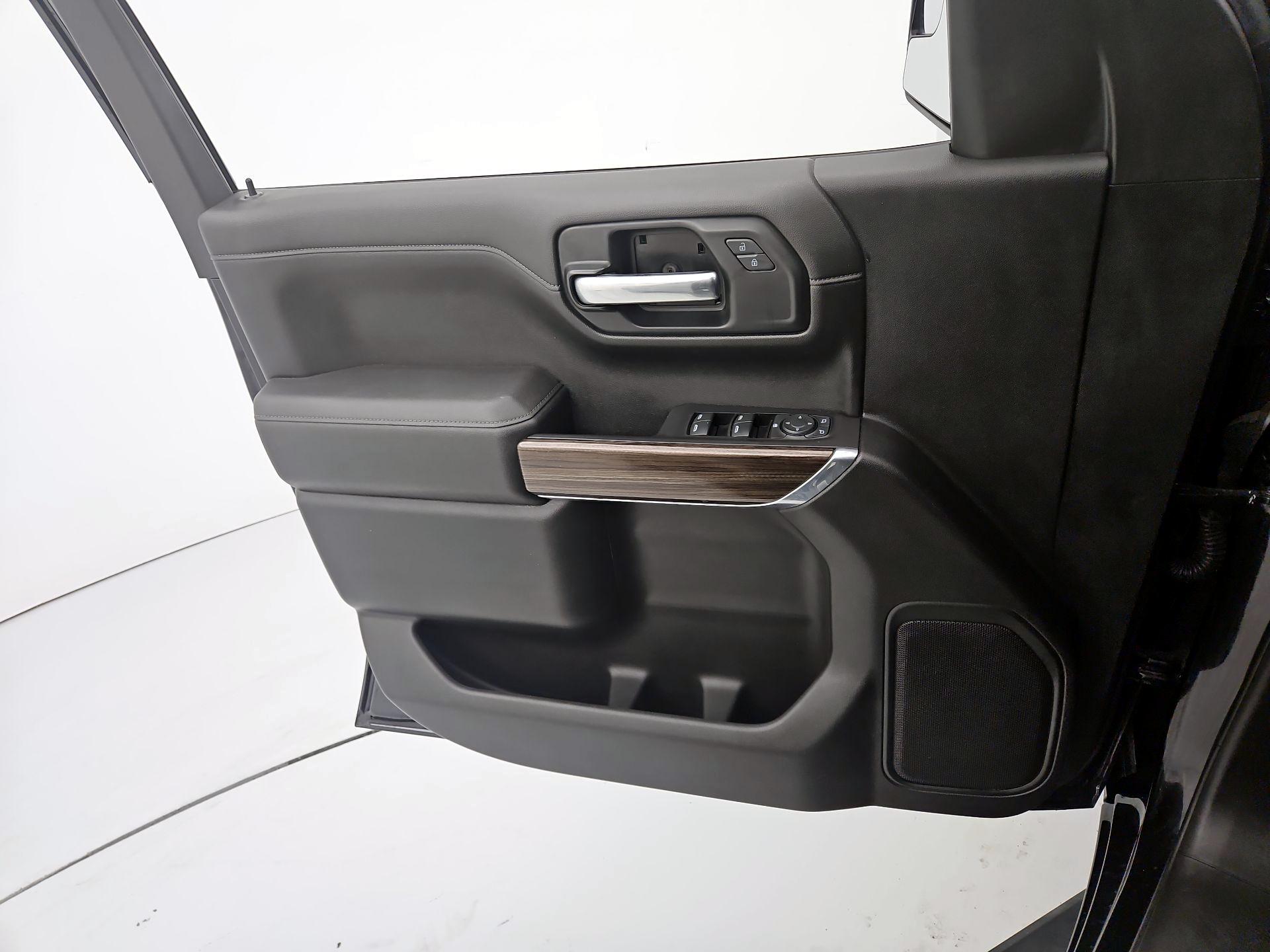 Thumbnail: 2021 Chevrolet Silverado 1500 - 12