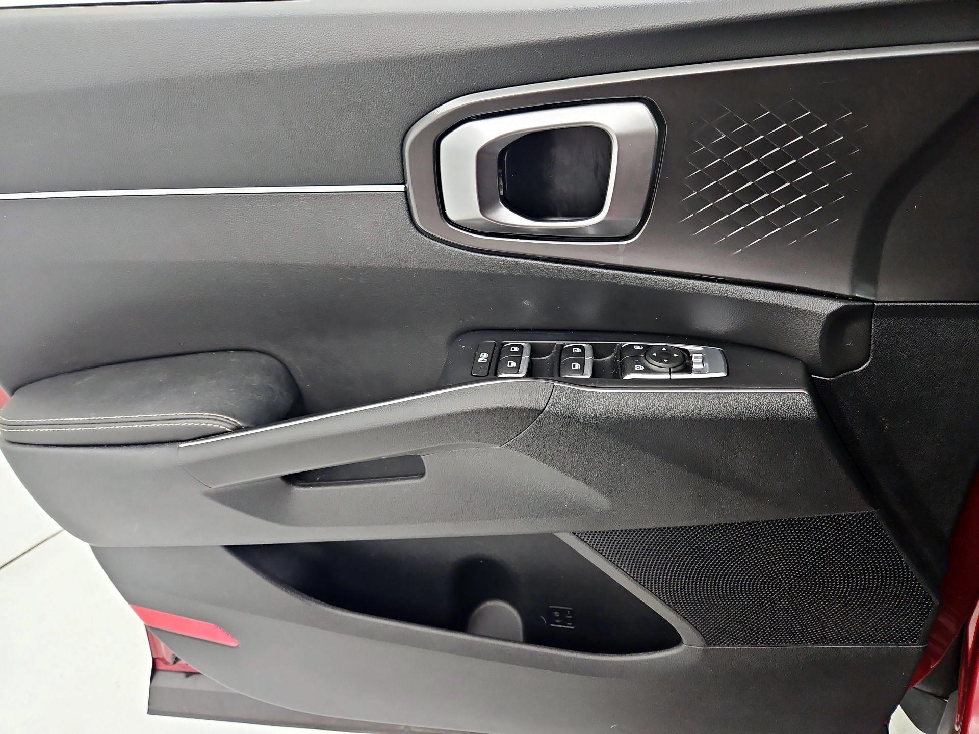 Thumbnail: 2023 Kia Sorento - 12