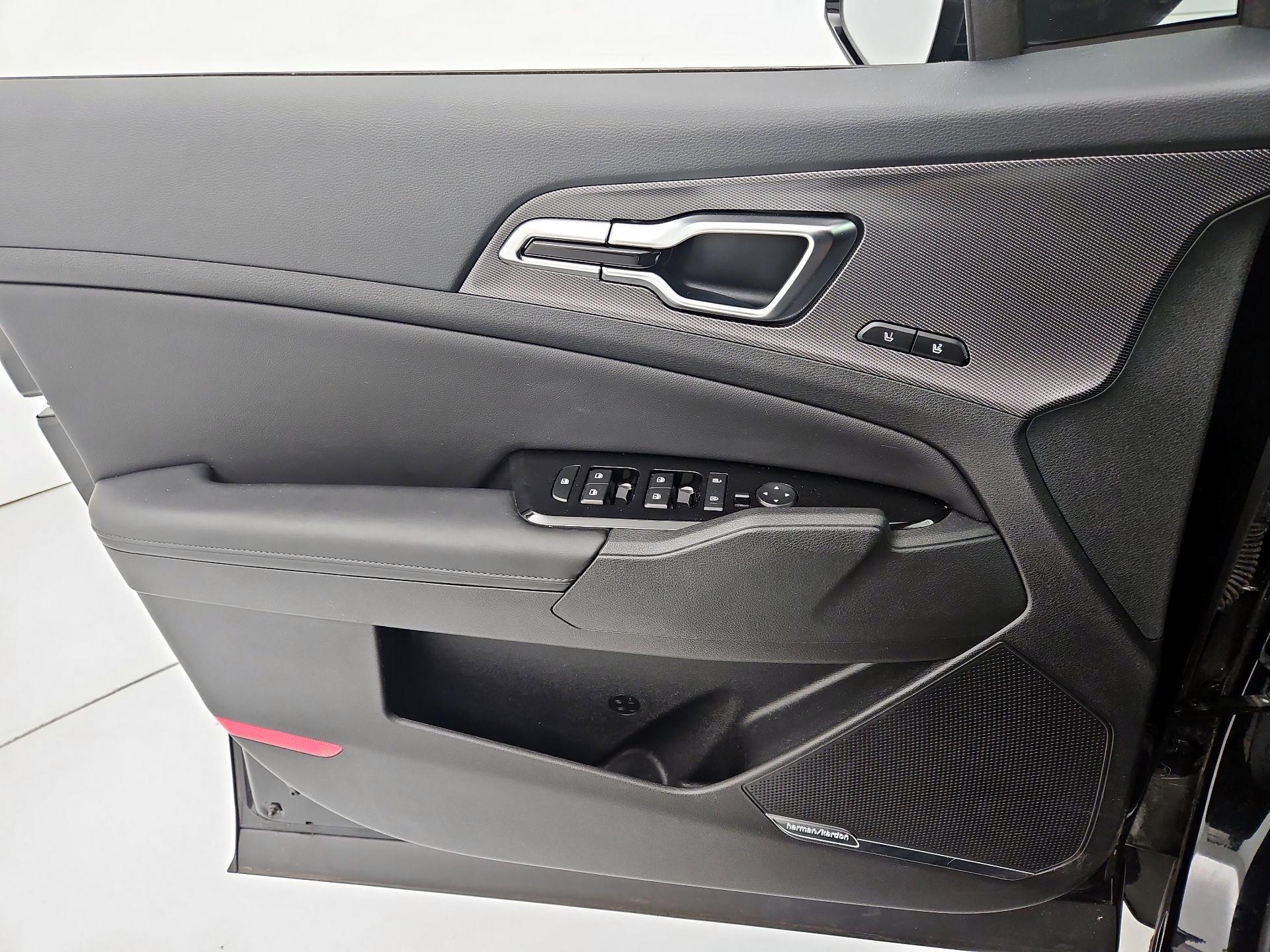 Thumbnail: 2023 Kia Sportage - 12