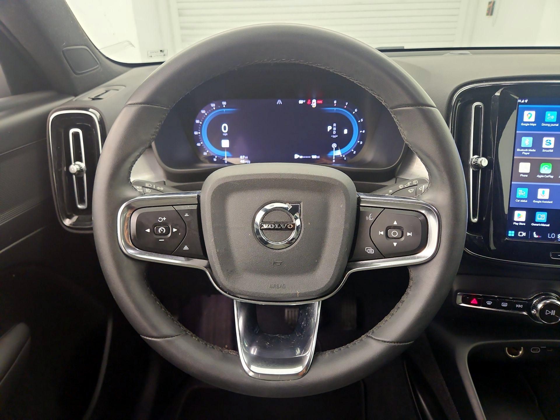 Thumbnail: 2024 Volvo XC40 - 10