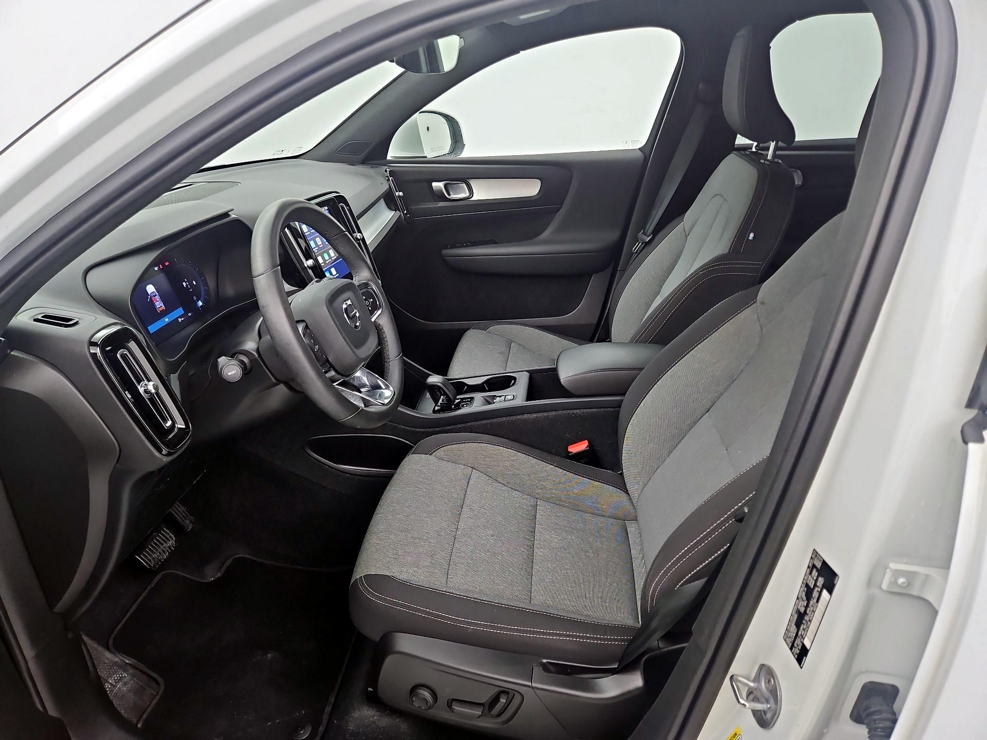 Thumbnail: 2024 Volvo XC40 - 11