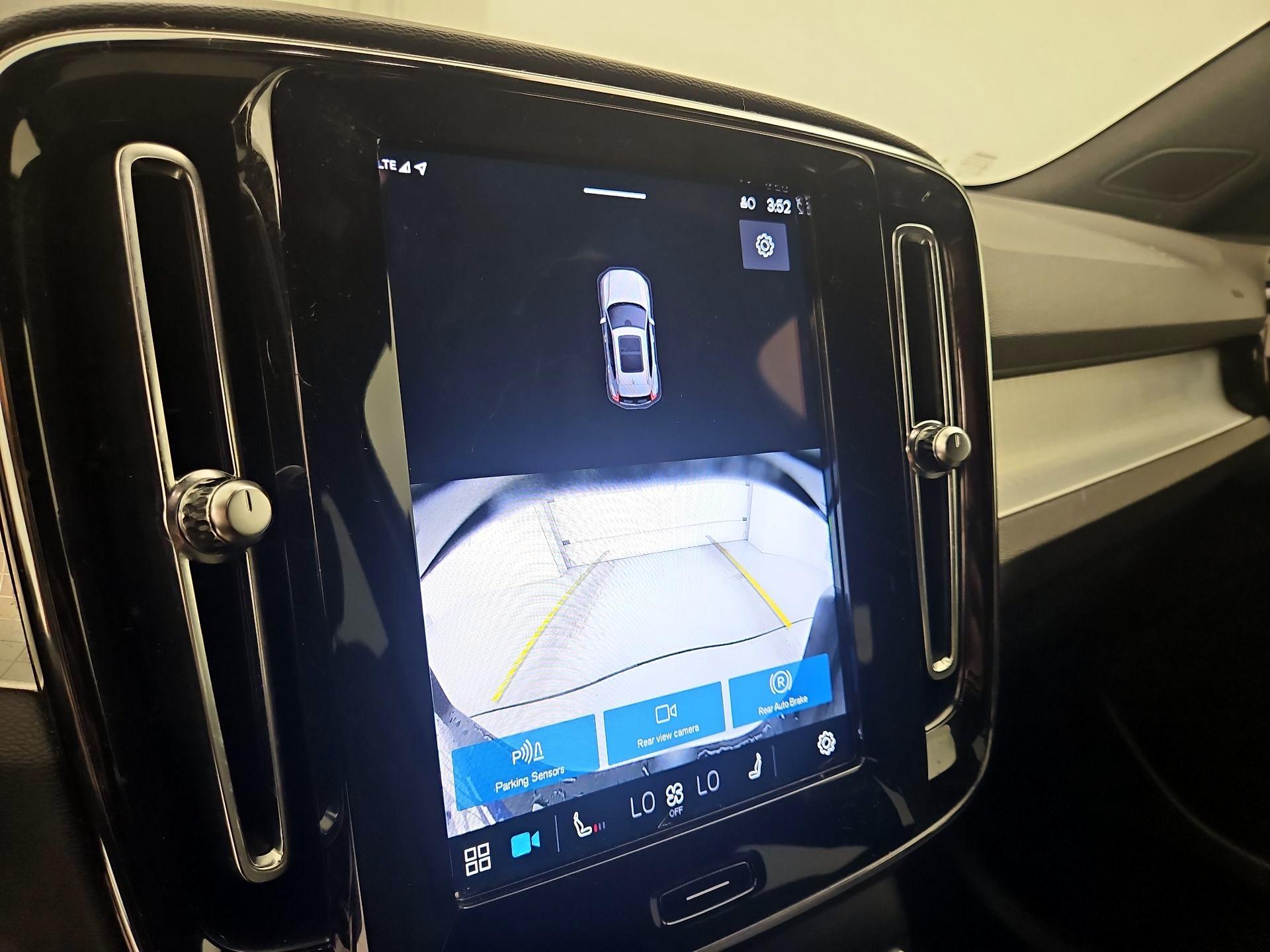 Thumbnail: 2024 Volvo XC40 - 14