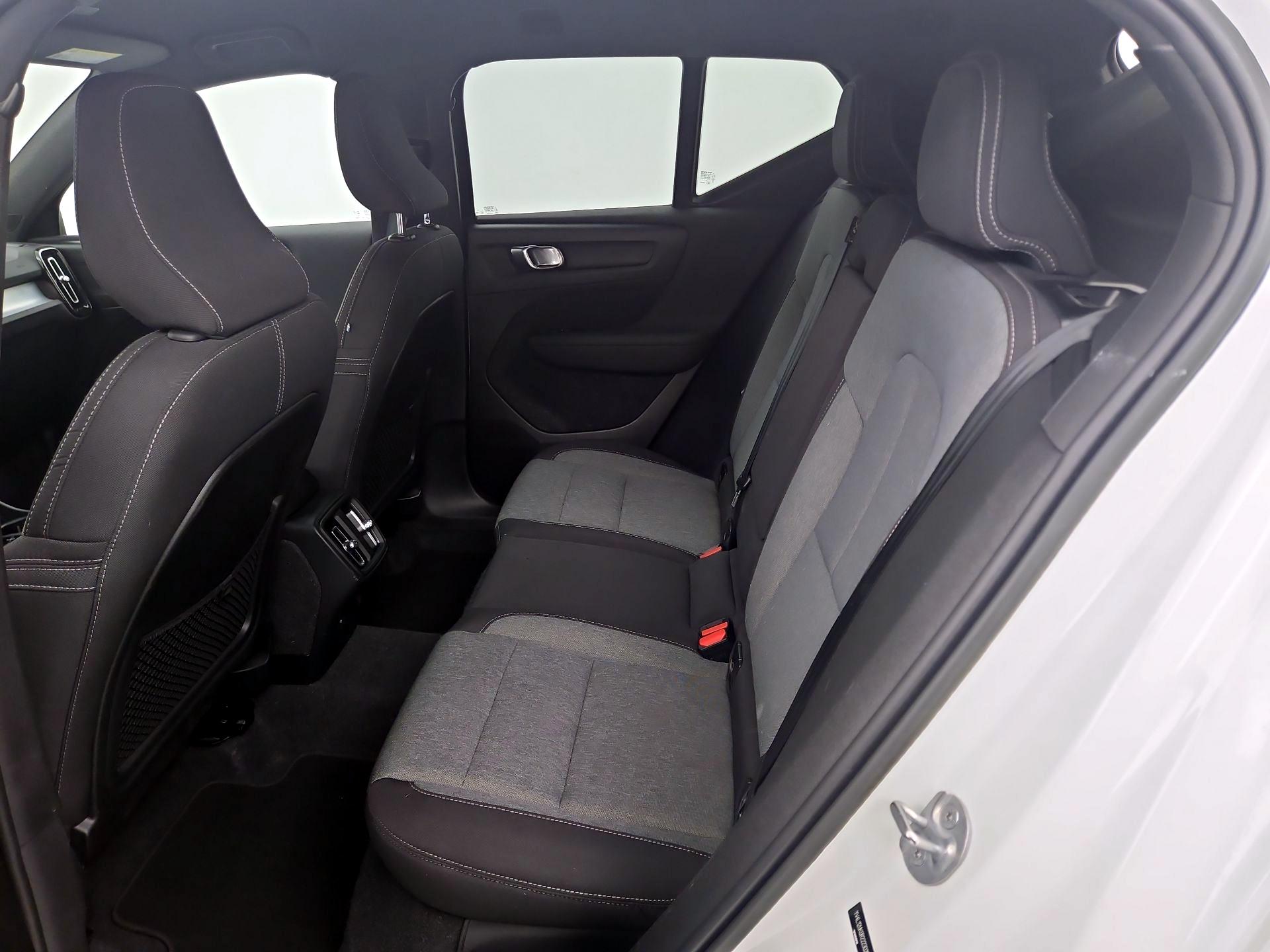 Thumbnail: 2024 Volvo XC40 - 19