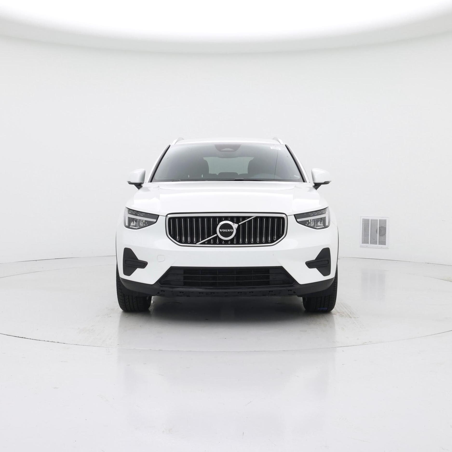 Thumbnail: 2024 Volvo XC40 - 5
