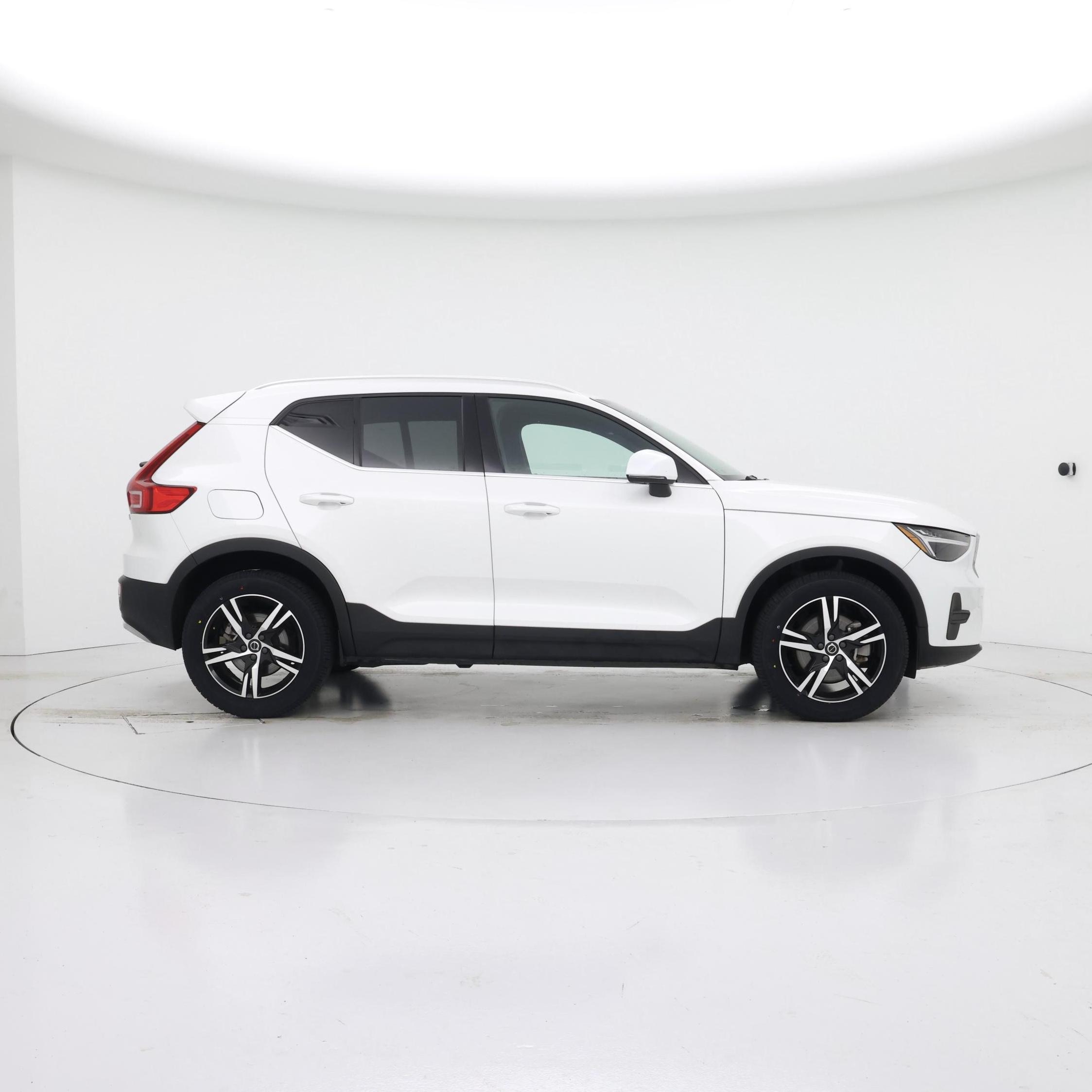 Thumbnail: 2024 Volvo XC40 - 7