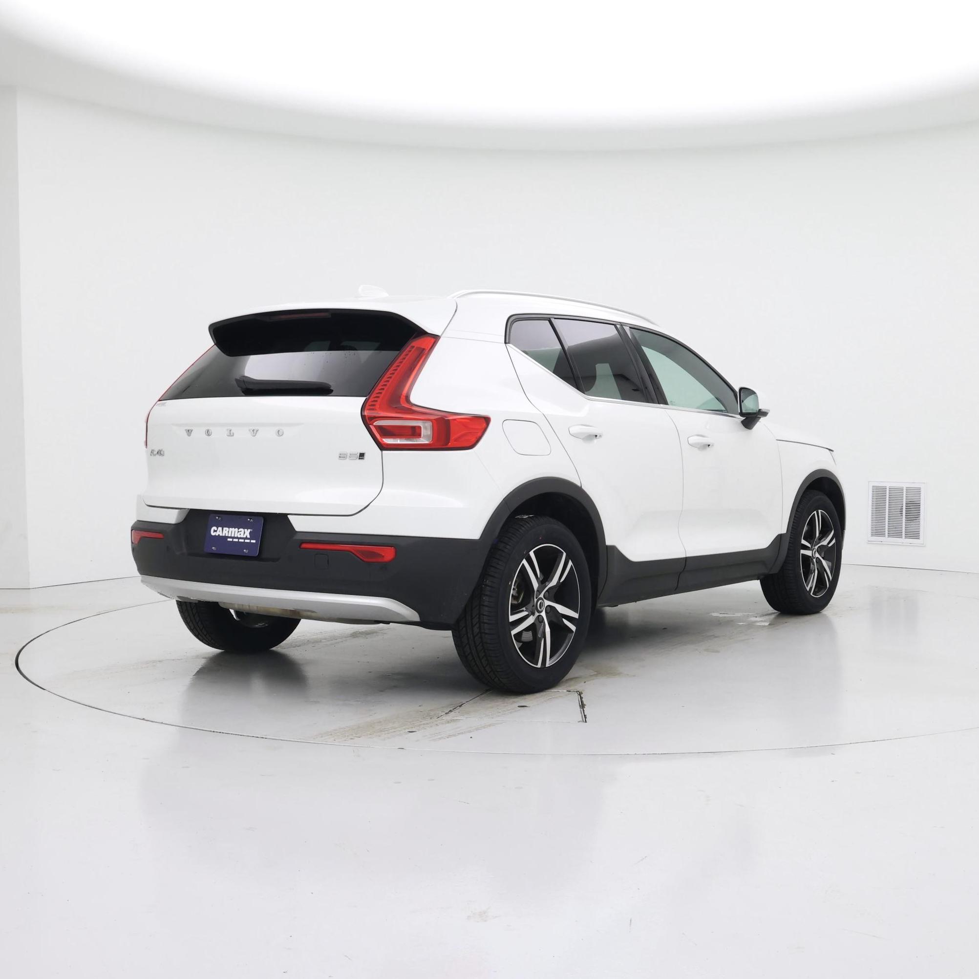 Thumbnail: 2024 Volvo XC40 - 8
