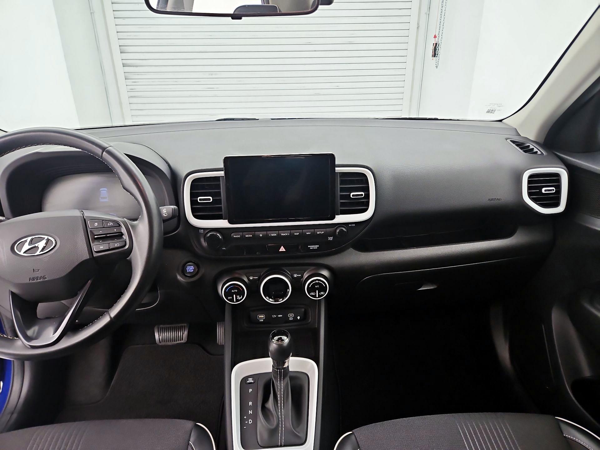 Thumbnail: 2023 Hyundai Venue - 9