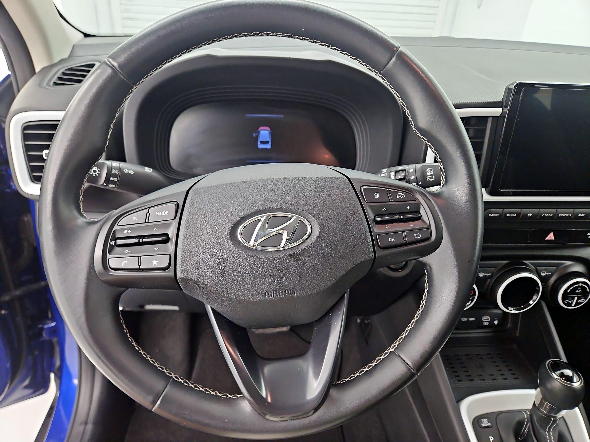 Thumbnail: 2023 Hyundai Venue - 10