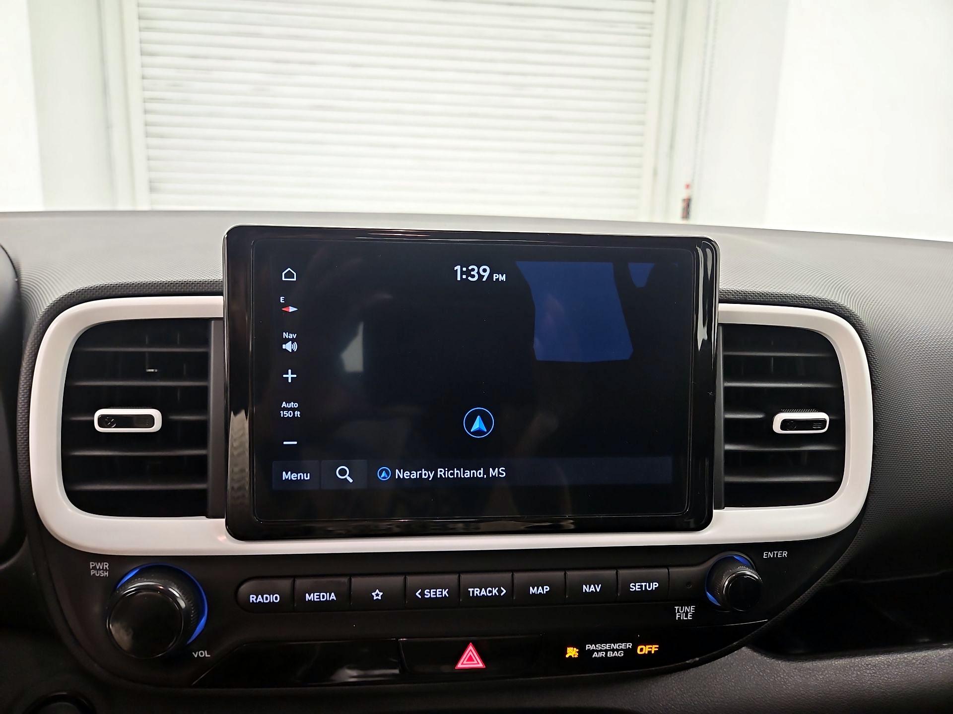 Thumbnail: 2023 Hyundai Venue - 14