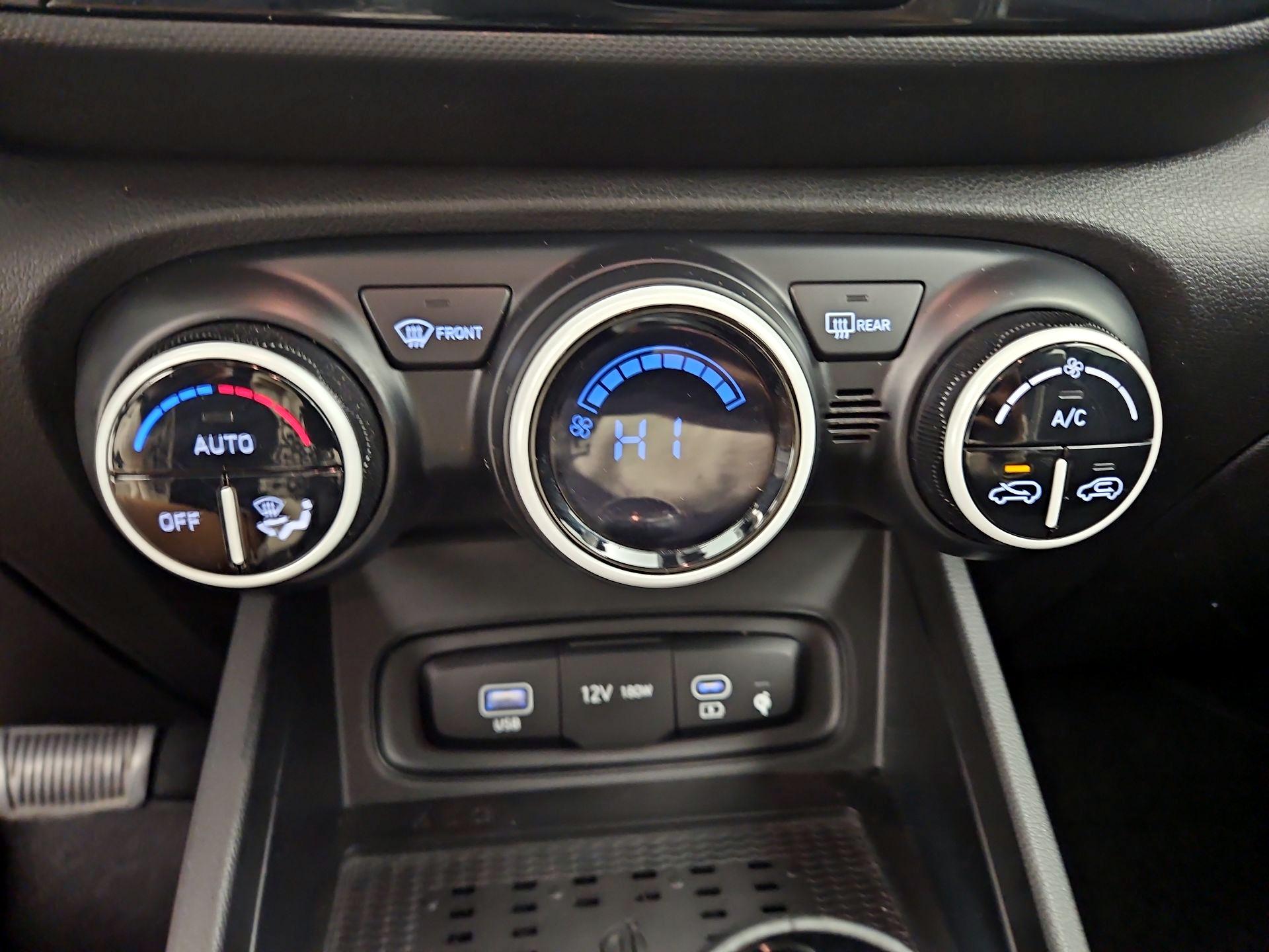 Thumbnail: 2023 Hyundai Venue - 17