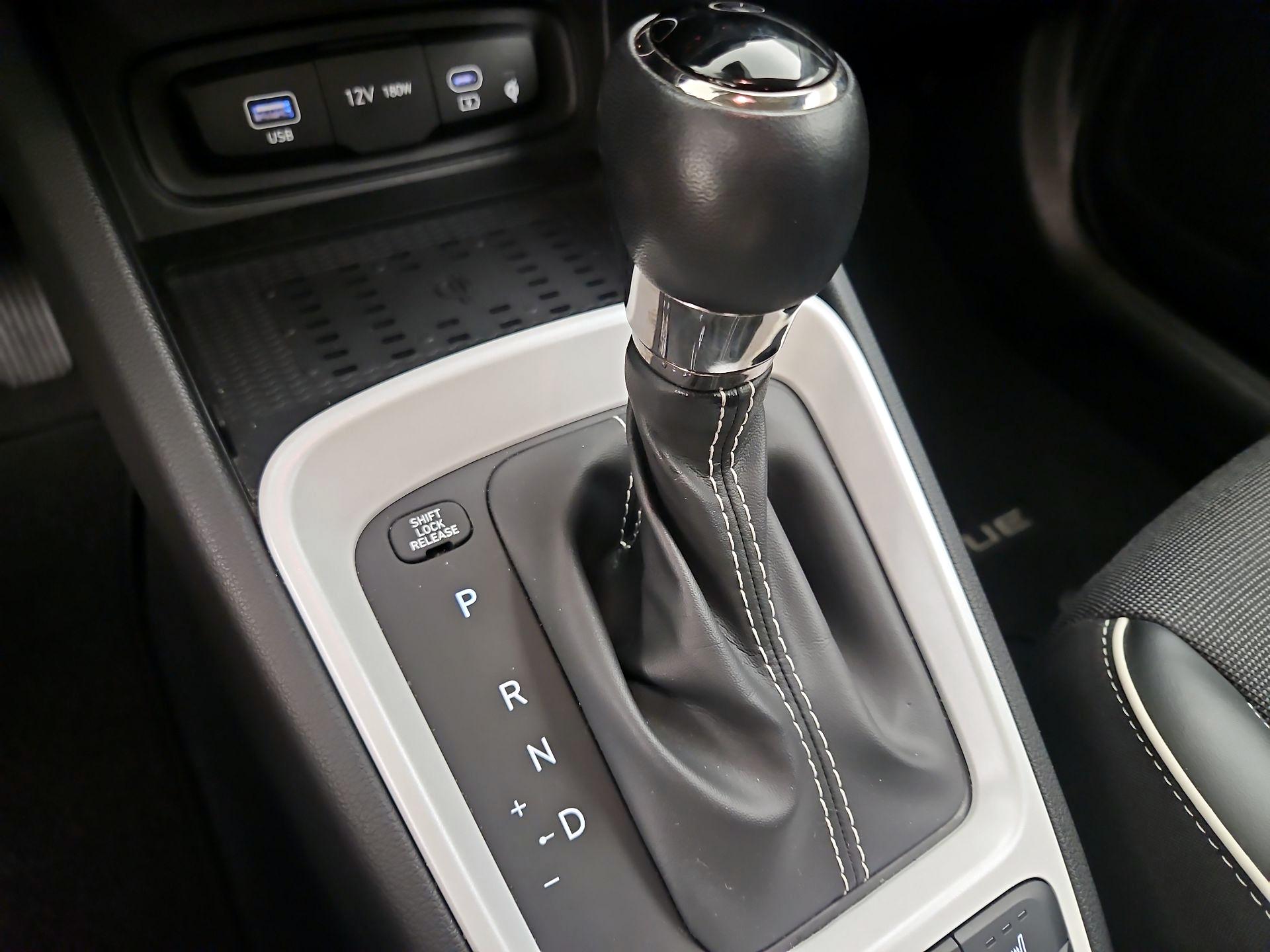 Thumbnail: 2023 Hyundai Venue - 18