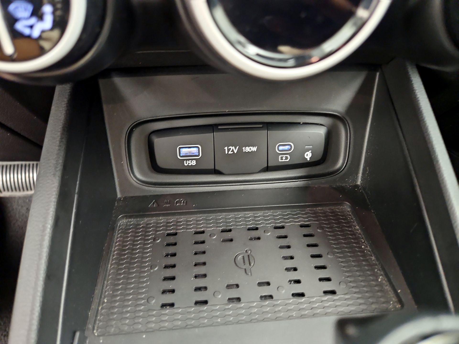 Thumbnail: 2023 Hyundai Venue - 19