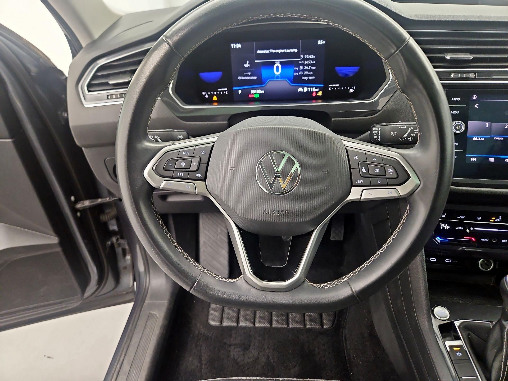 Thumbnail: 2022 Volkswagen Tiguan - 10