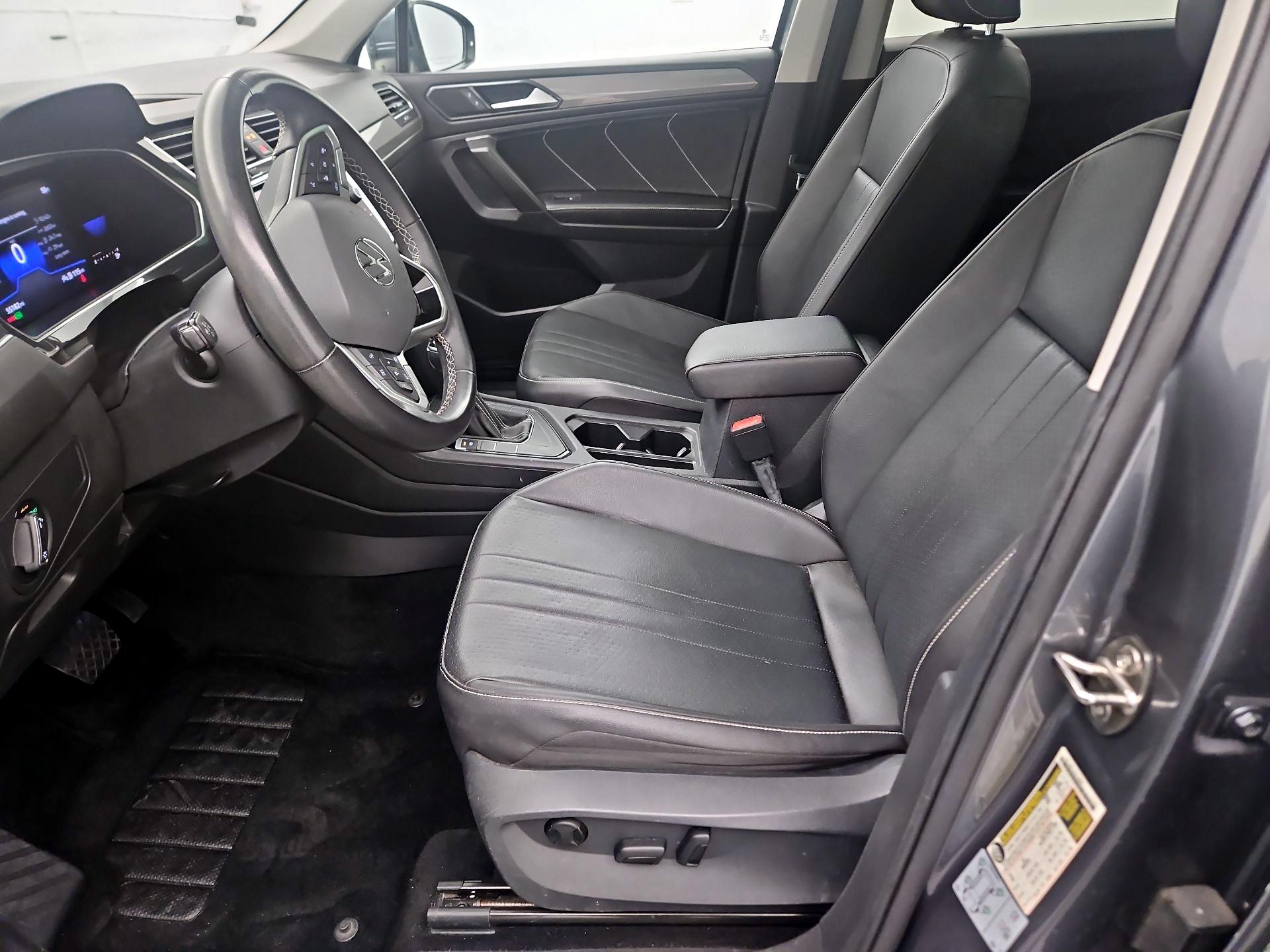 Thumbnail: 2022 Volkswagen Tiguan - 11