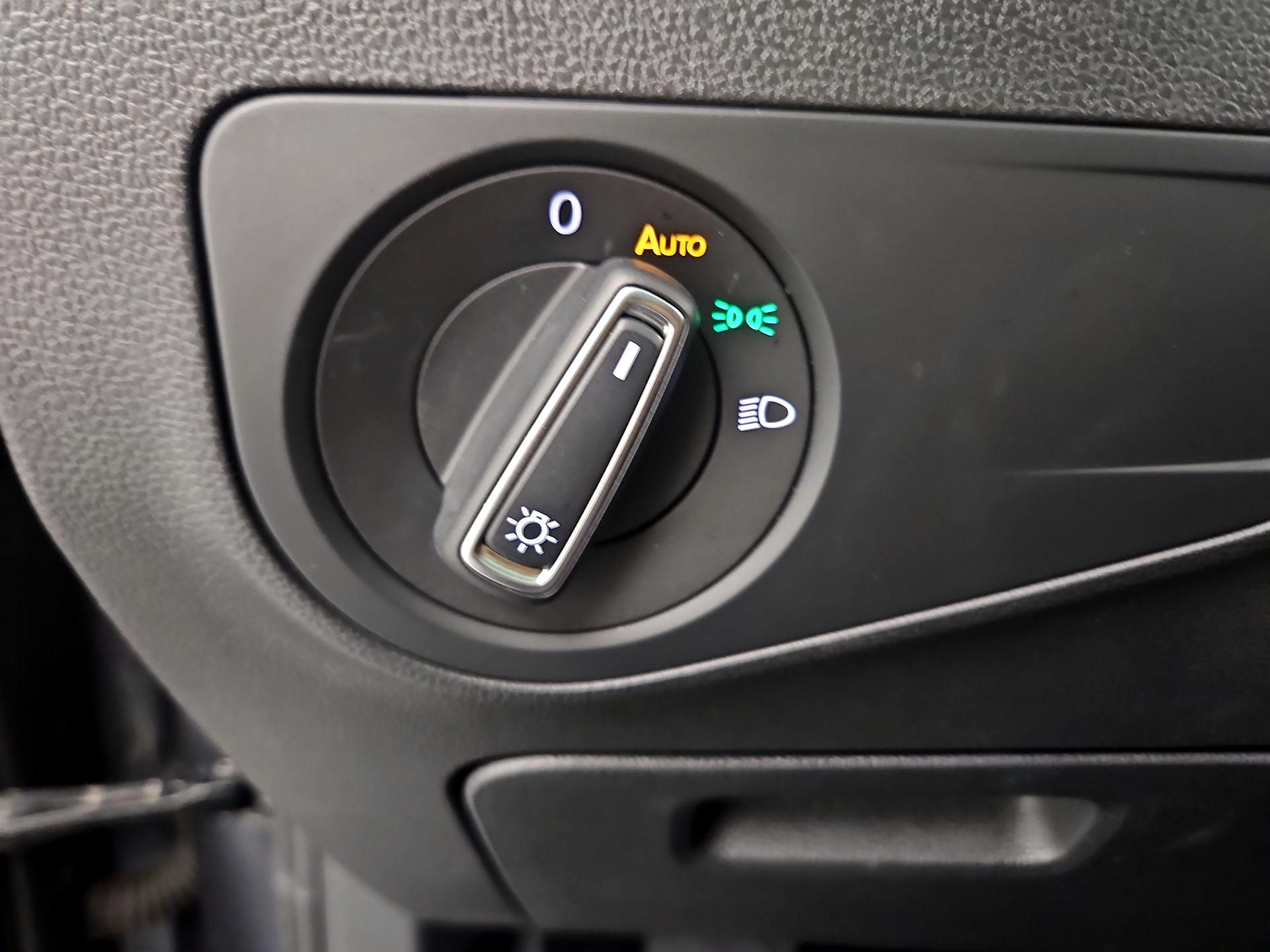 Thumbnail: 2022 Volkswagen Tiguan - 13