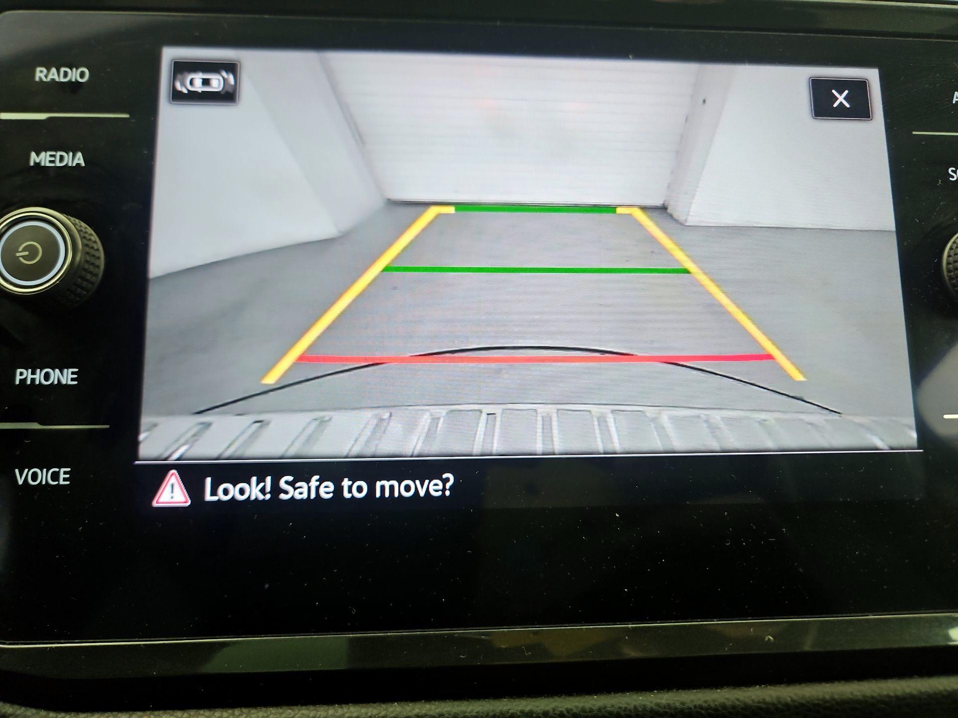 Thumbnail: 2022 Volkswagen Tiguan - 14