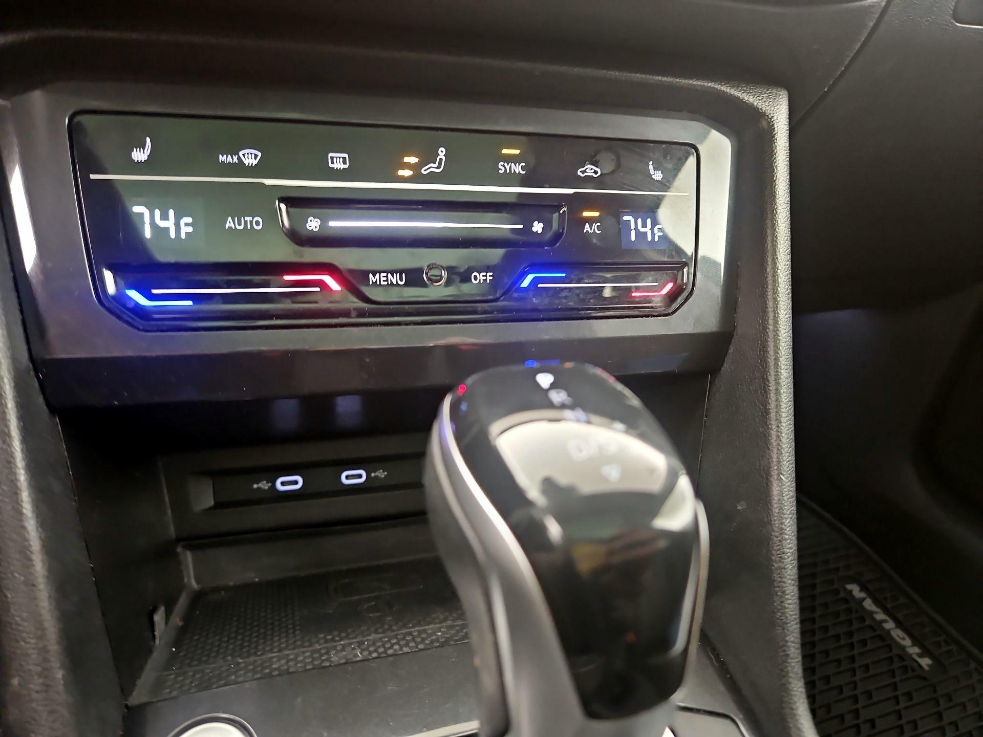 Thumbnail: 2022 Volkswagen Tiguan - 16