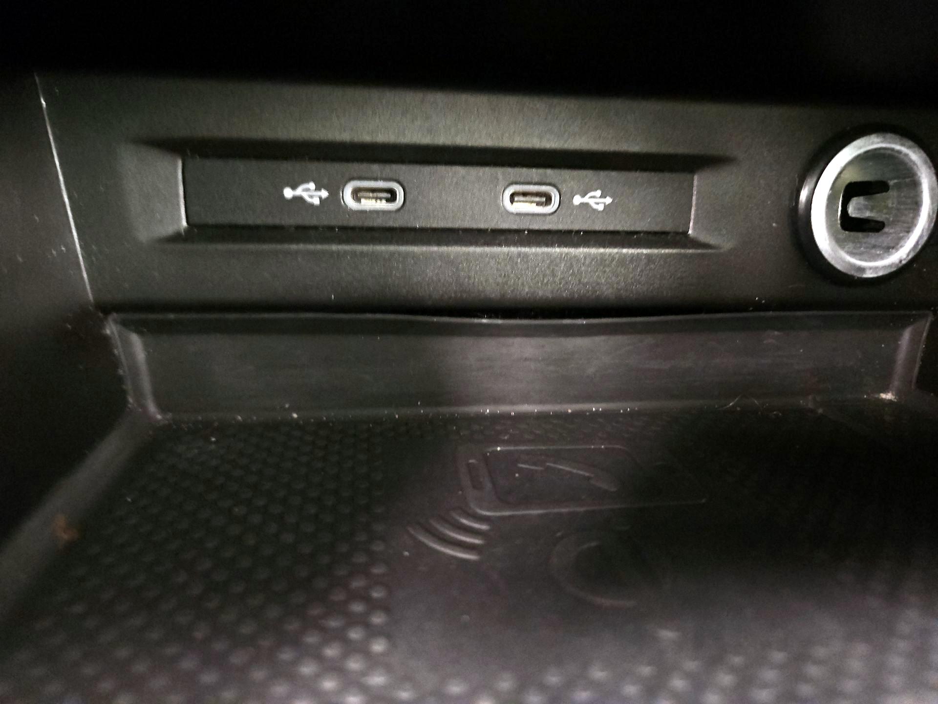 Thumbnail: 2022 Volkswagen Tiguan - 18