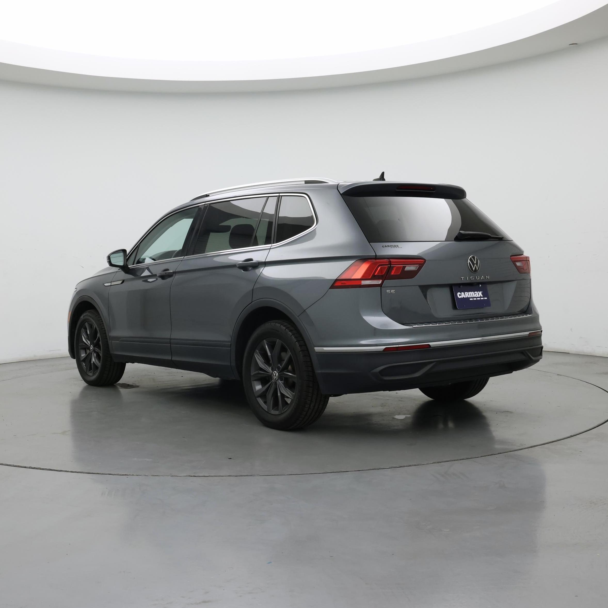 Thumbnail: 2022 Volkswagen Tiguan - 2