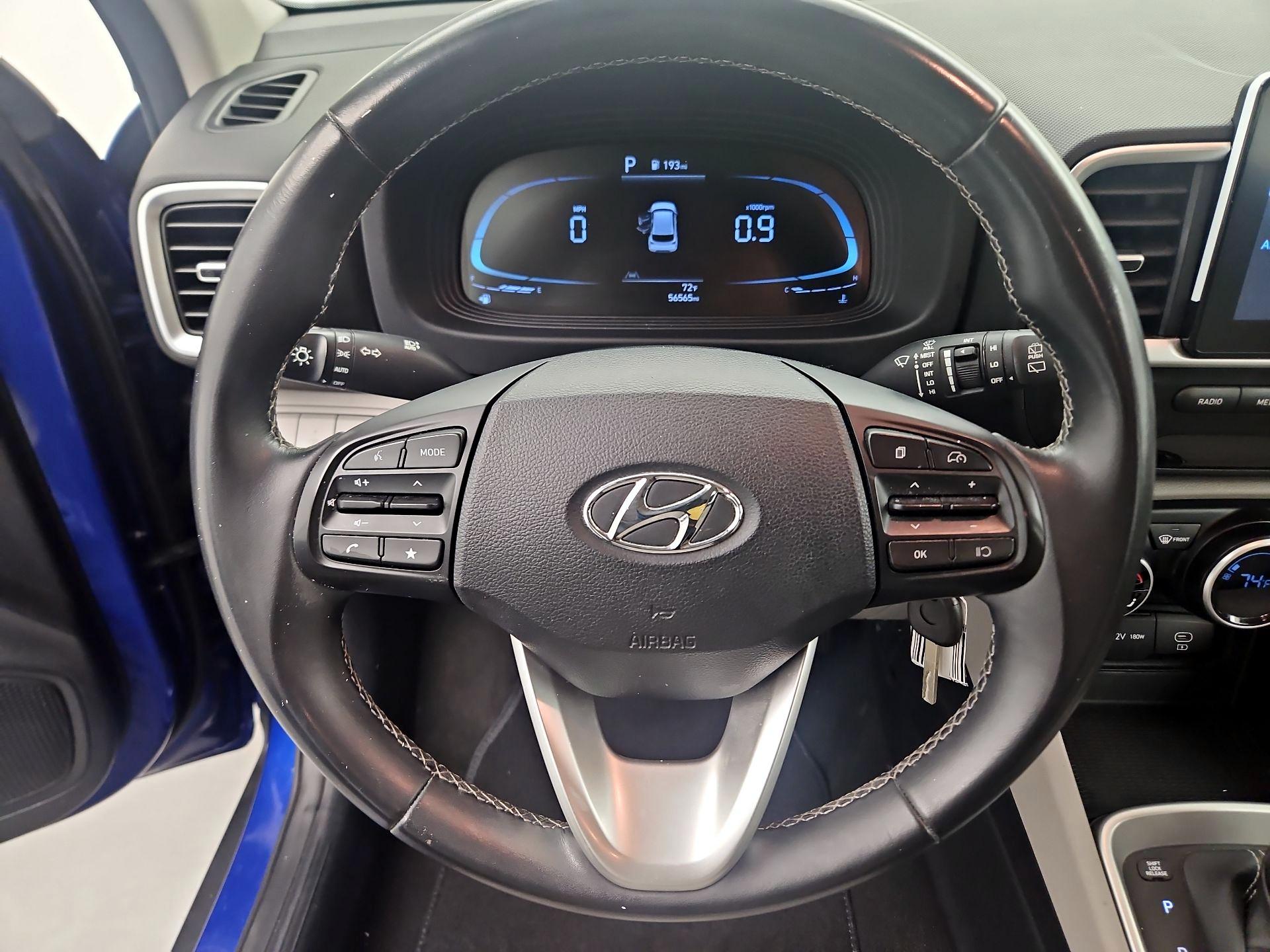 Thumbnail: 2023 Hyundai Venue - 10