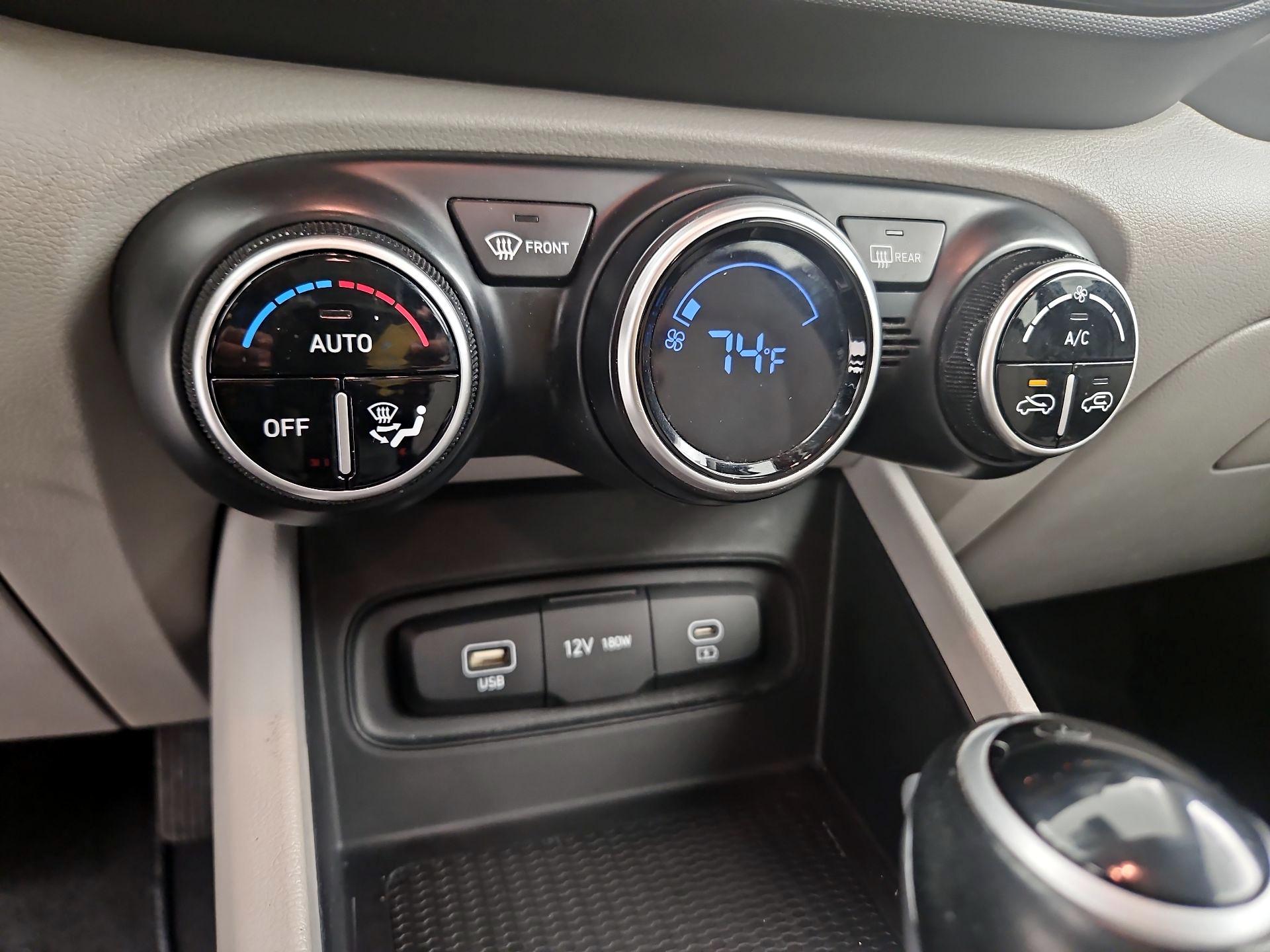 Thumbnail: 2023 Hyundai Venue - 16