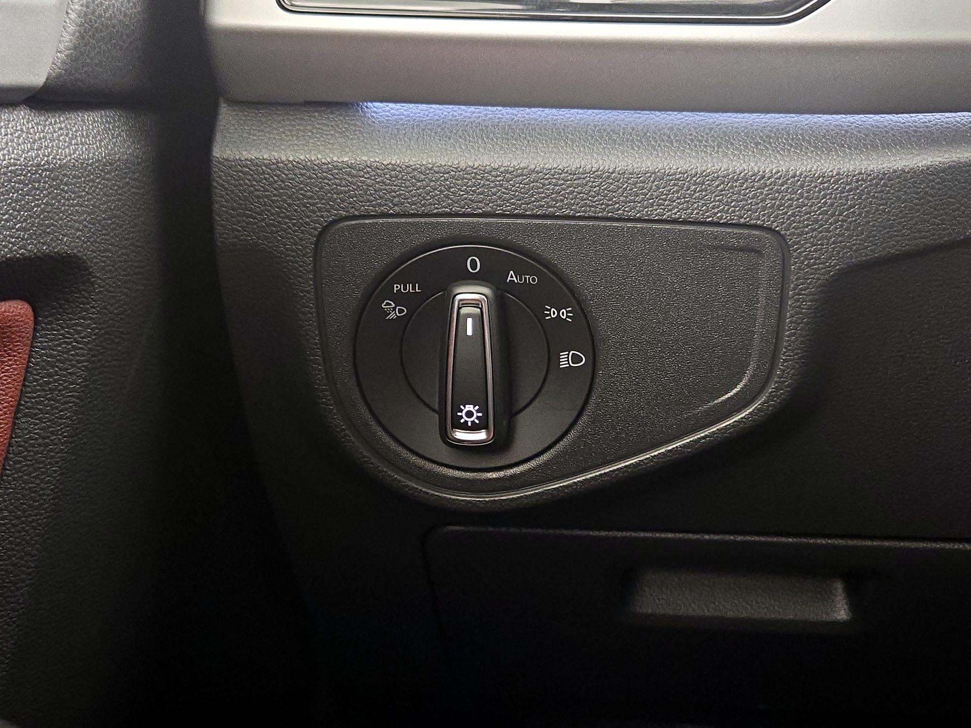 Thumbnail: 2021 Volkswagen Atlas - 13