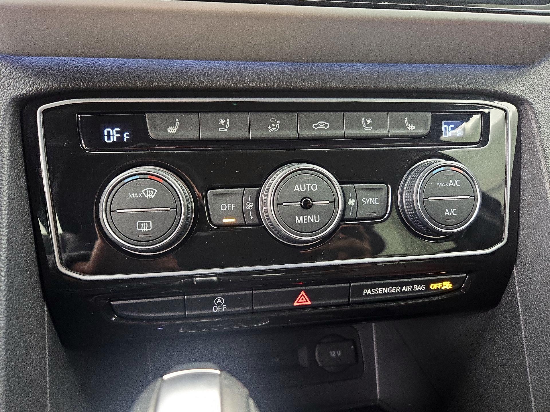 Thumbnail: 2021 Volkswagen Atlas - 16