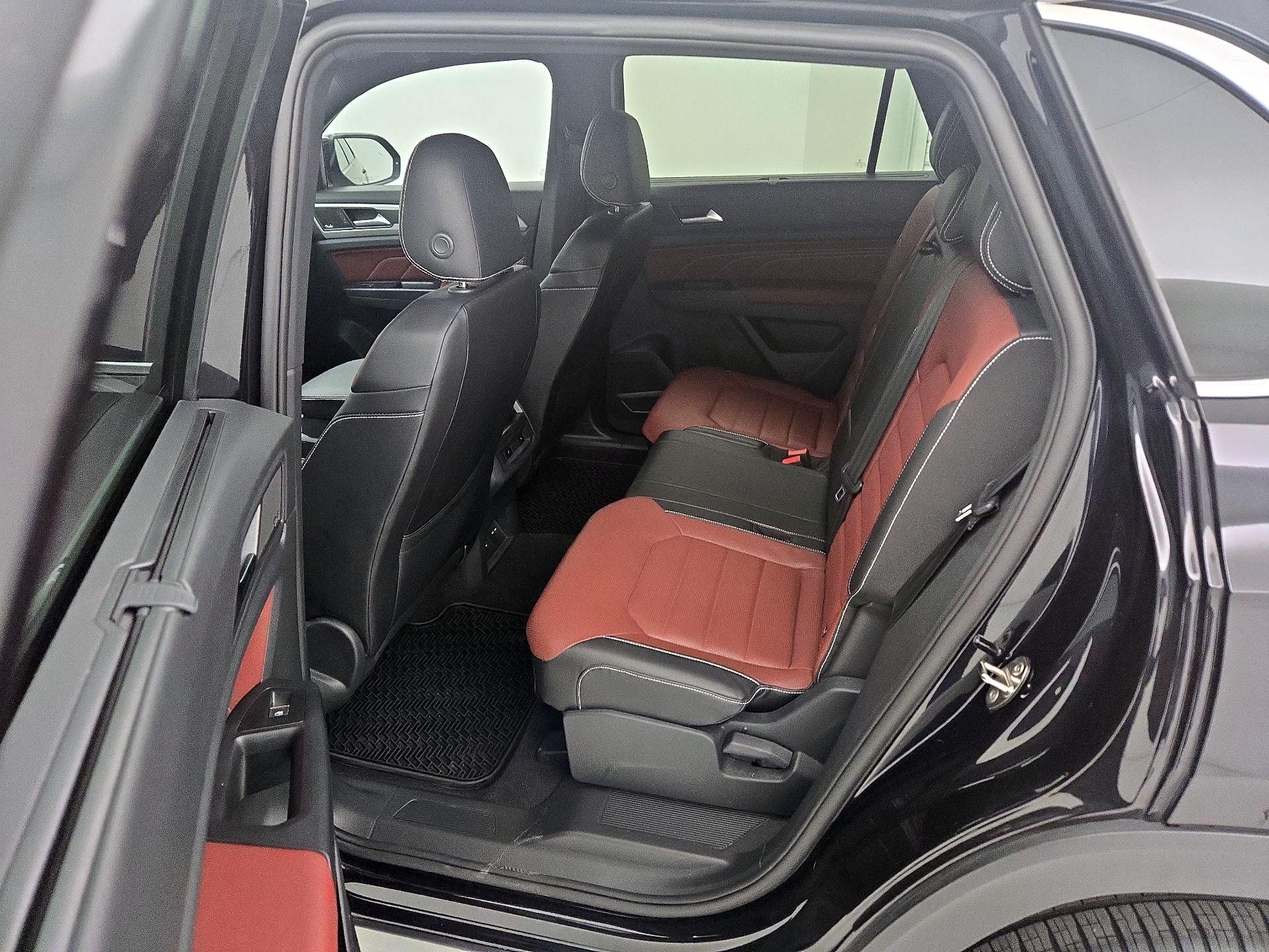 Thumbnail: 2021 Volkswagen Atlas - 20