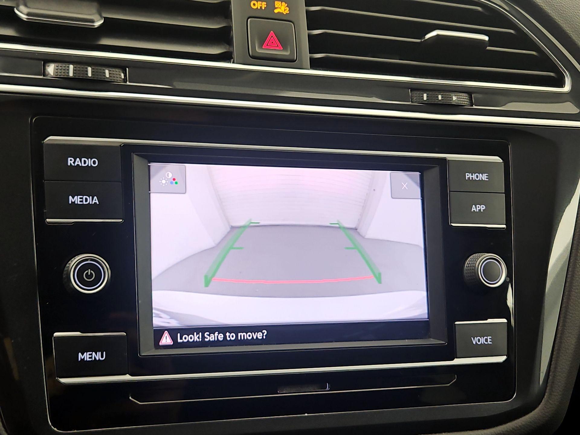 Thumbnail: 2023 Volkswagen Tiguan - 14