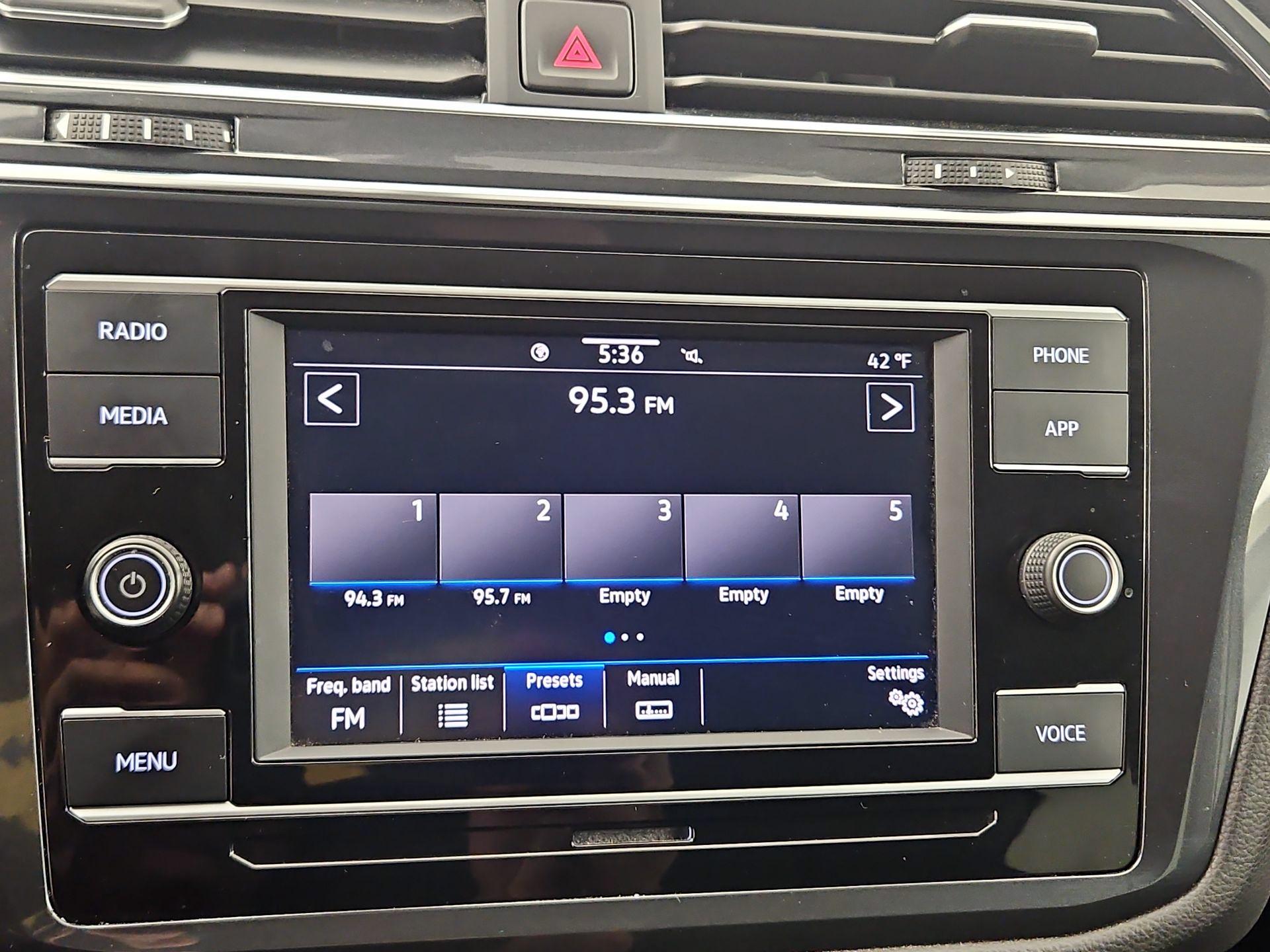 Thumbnail: 2023 Volkswagen Tiguan - 15