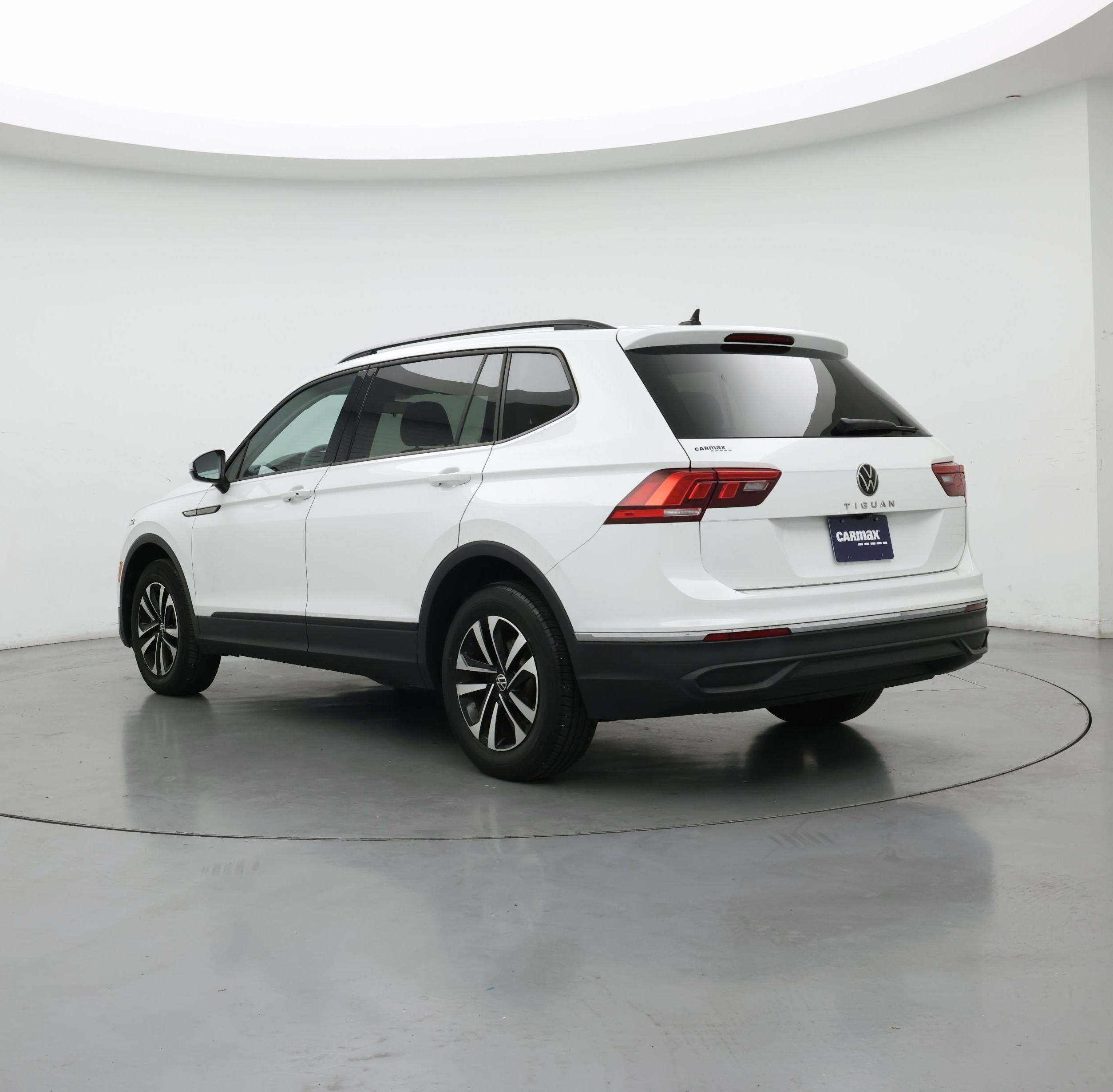 Thumbnail: 2023 Volkswagen Tiguan - 2