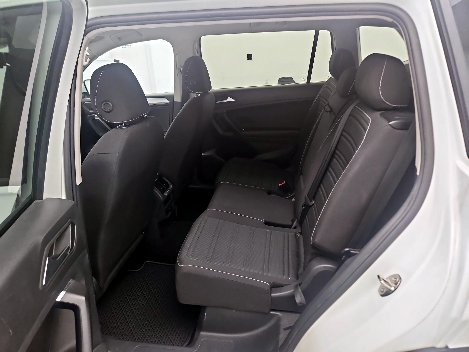 Thumbnail: 2023 Volkswagen Tiguan - 19