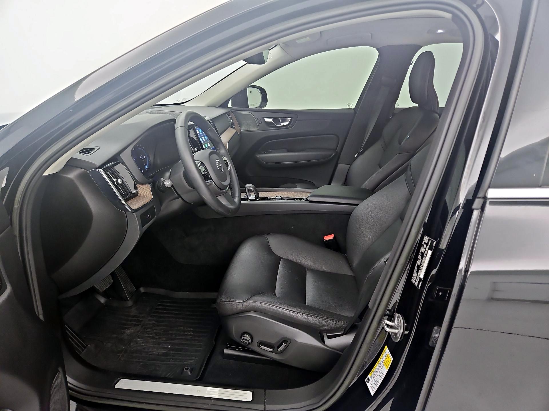 Thumbnail: 2023 Volvo XC60 - 11