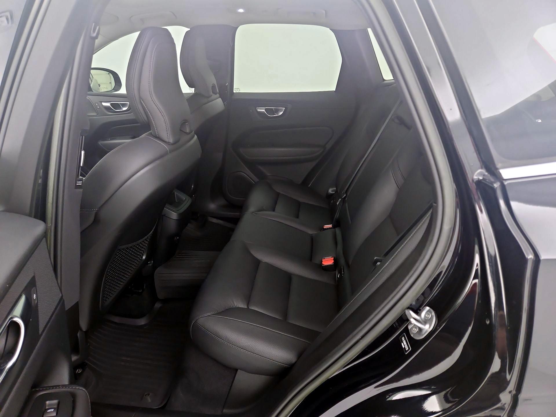 Thumbnail: 2023 Volvo XC60 - 20