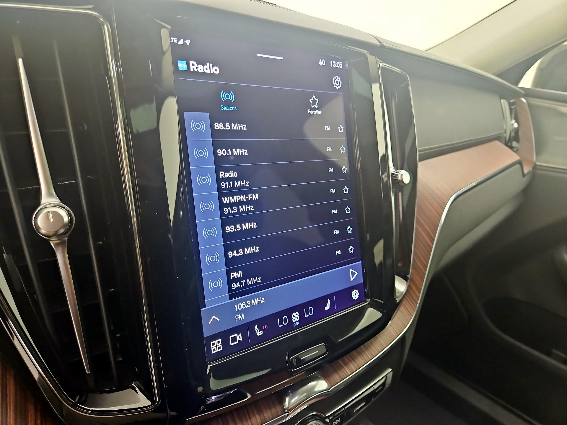 Thumbnail: 2023 Volvo XC60 - 15