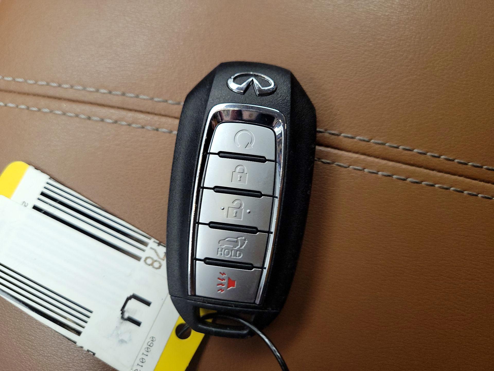 Thumbnail: 2023 INFINITI QX60 - 18